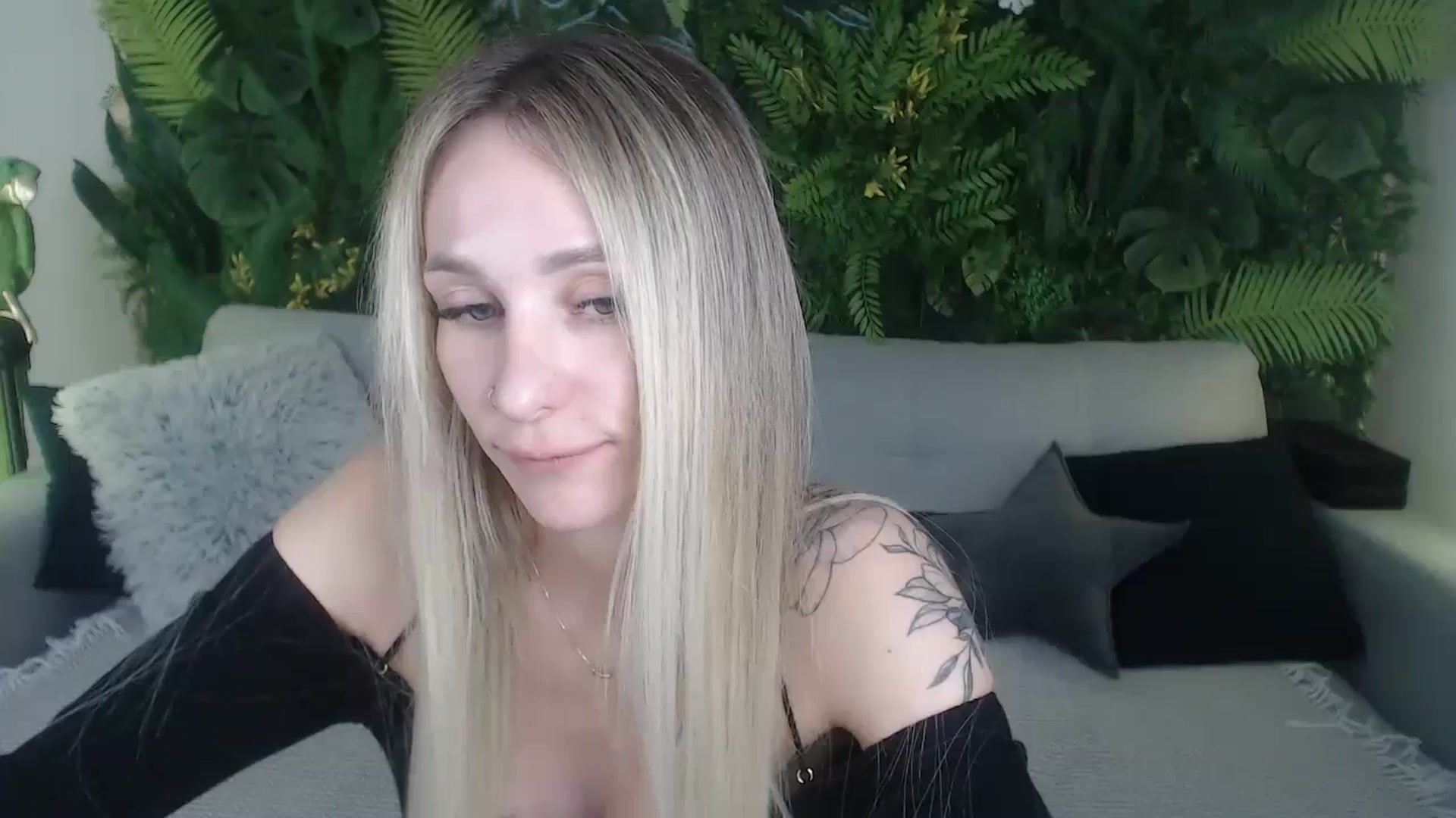 Gallery image thumbnail from Horny_Blond's myfreecams stream on, 10/23/2024, 13:02 image 6 of 20