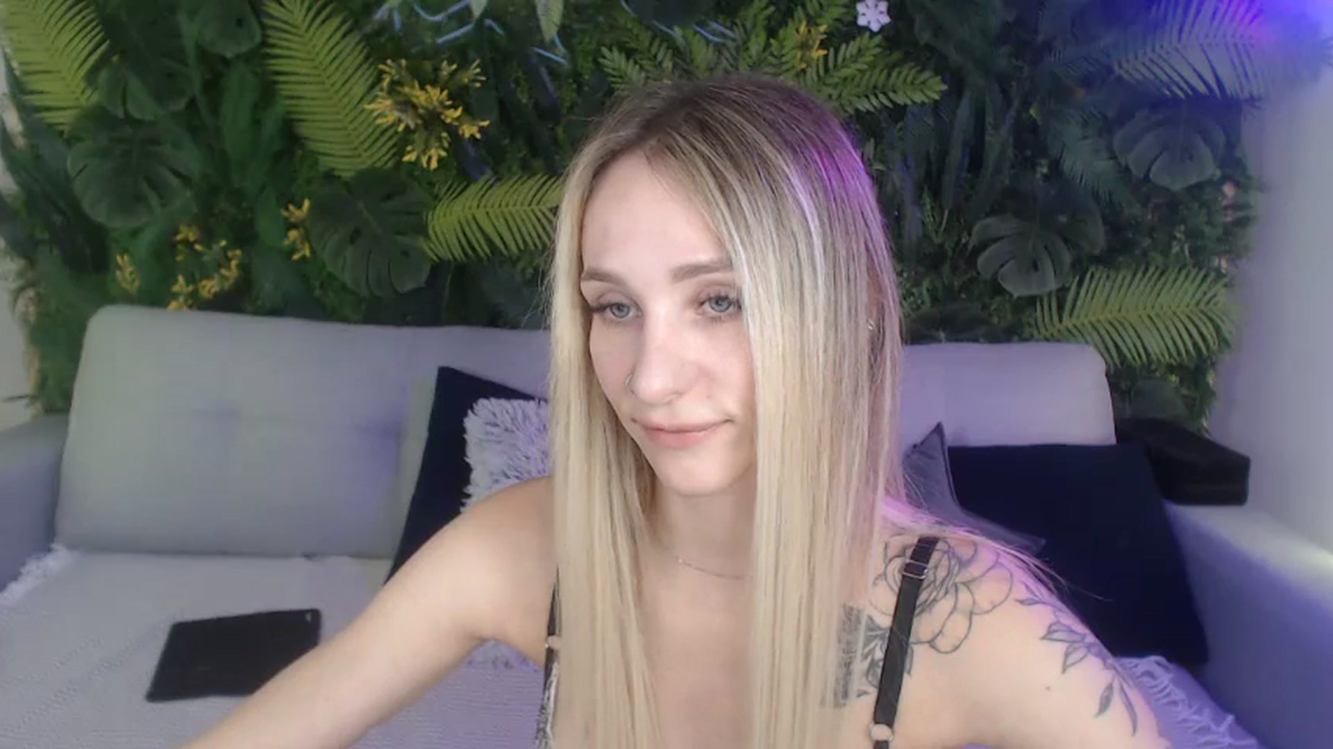 Gallery image thumbnail from Horny_Blond's myfreecams stream on, 10/25/2024, 08:52 image 14 of 20