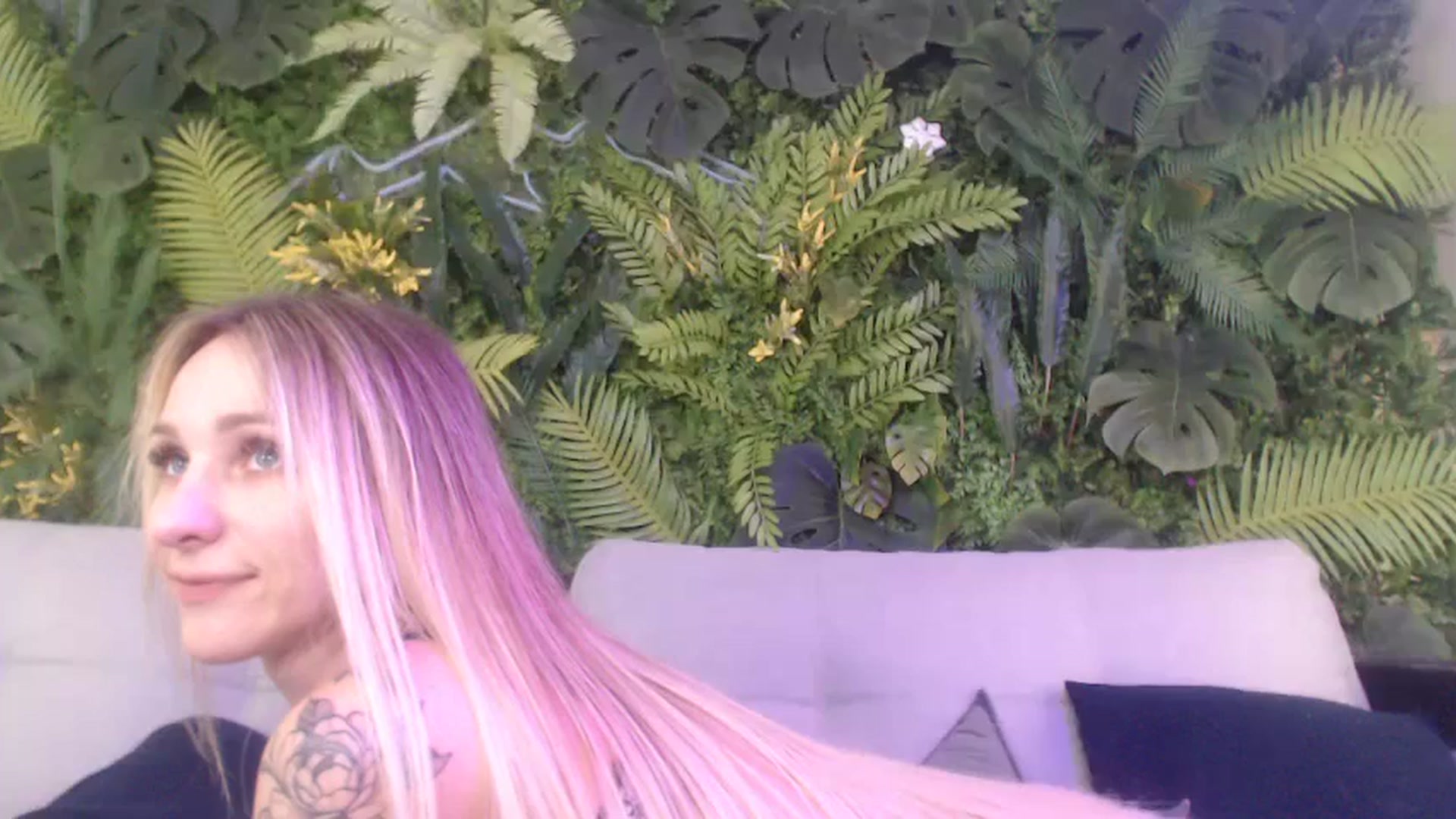 Gallery image thumbnail from Horny_Blond's myfreecams stream on, 10/25/2024, 10:07 image 1 of 20