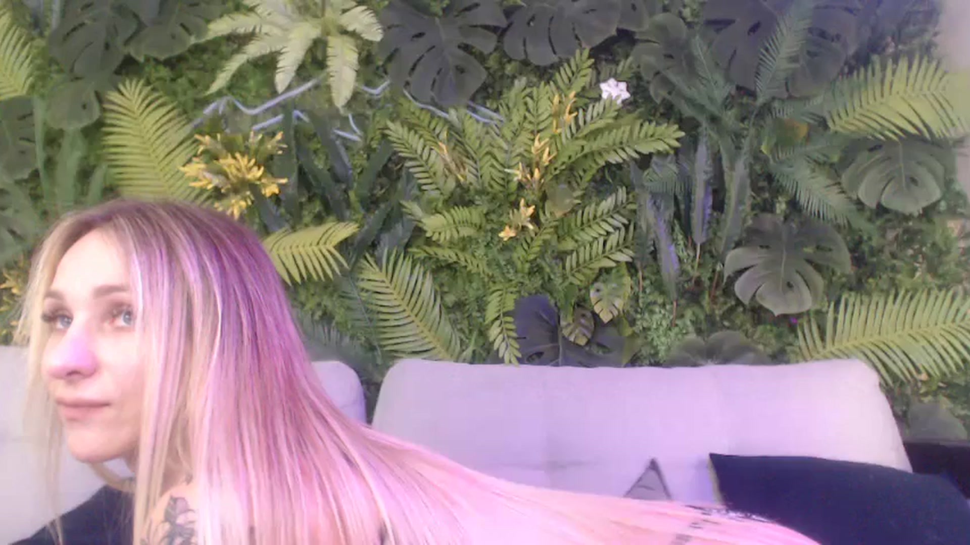 Gallery image thumbnail from Horny_Blond's myfreecams stream on, 10/25/2024, 10:07 image 2 of 20