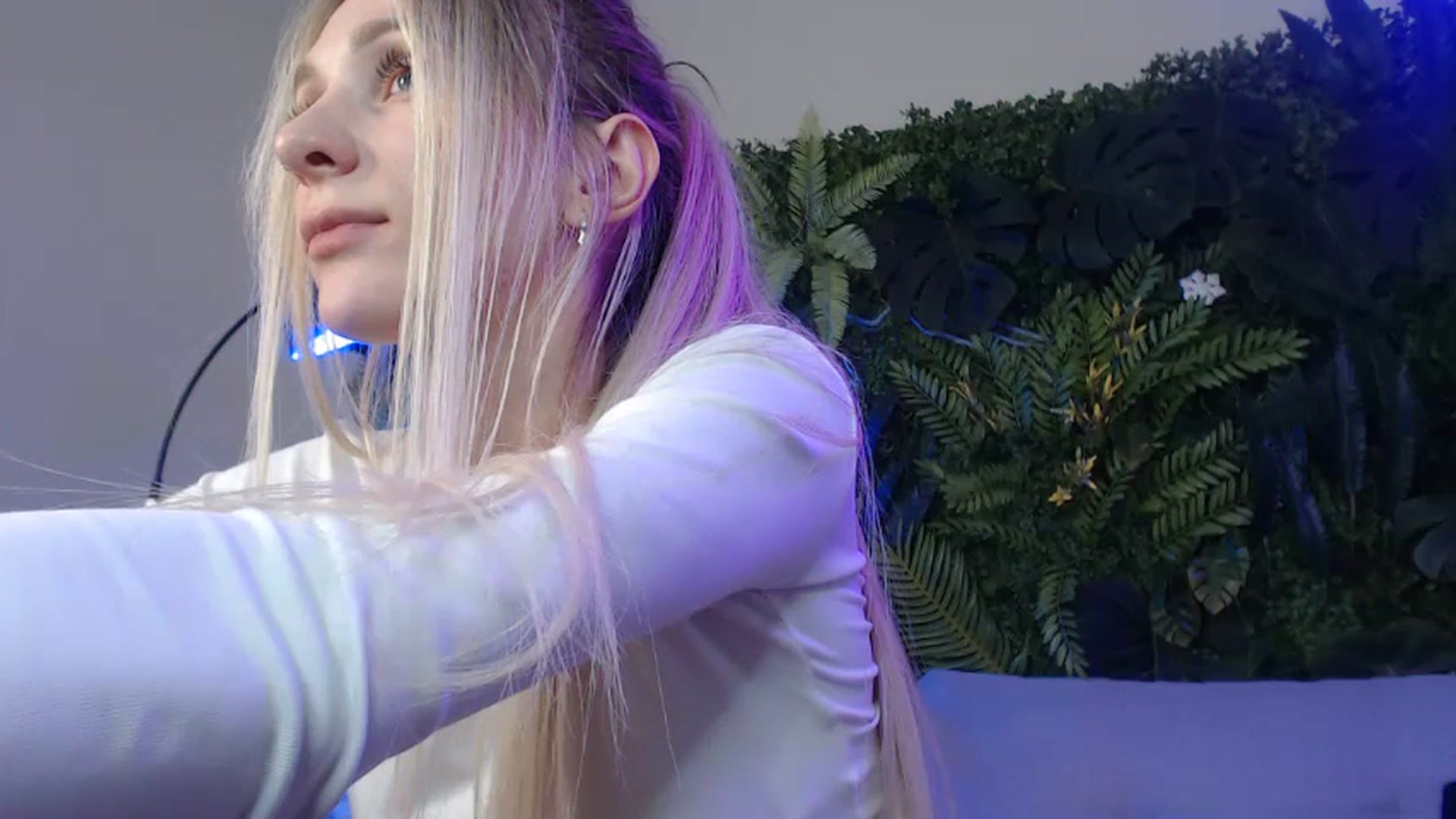 Gallery image thumbnail from Horny_Blond's myfreecams stream on, 10/29/2024, 13:17 image 10 of 20