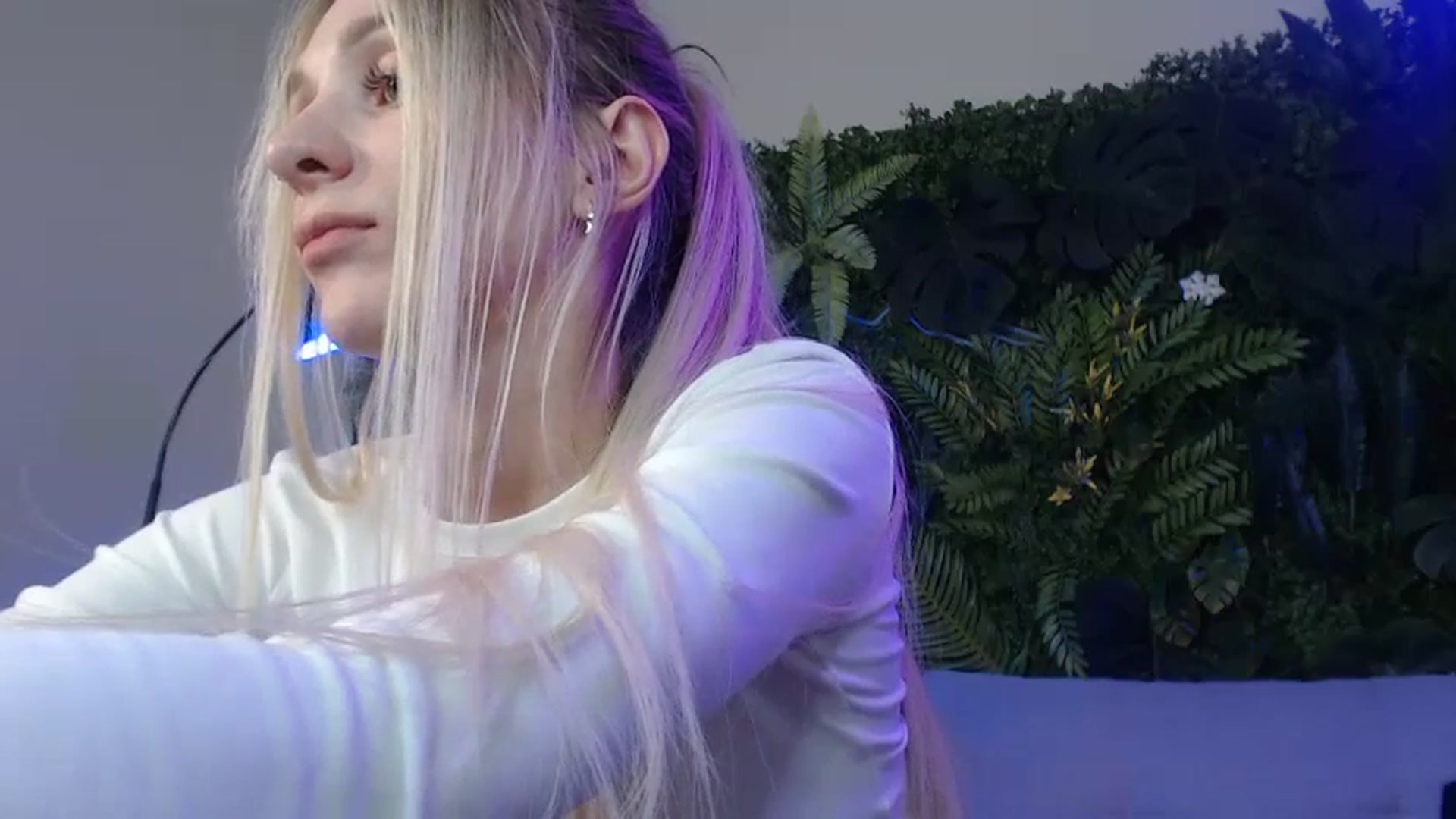 Gallery image thumbnail from Horny_Blond's myfreecams stream on, 10/29/2024, 13:17 image 11 of 20