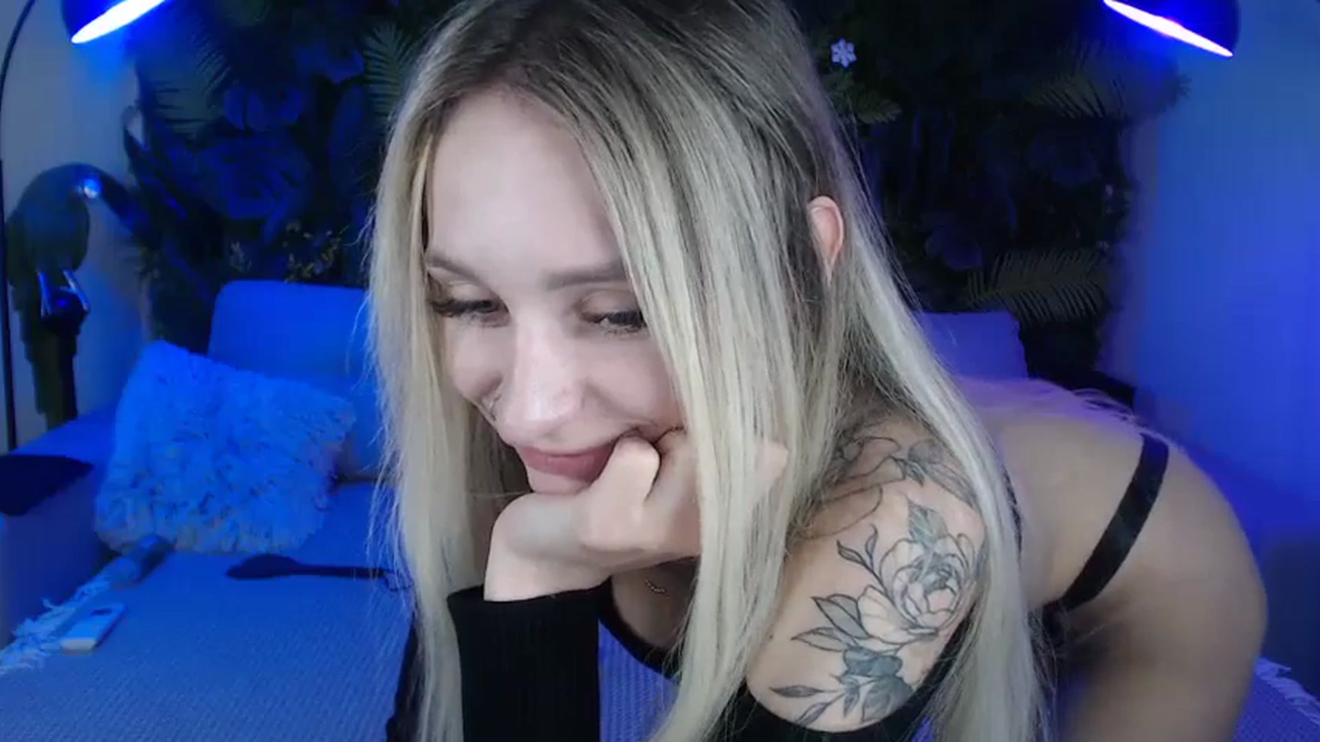Gallery image thumbnail from Horny_Blond's myfreecams stream on, 10/30/2024, 10:52 image 19 of 20