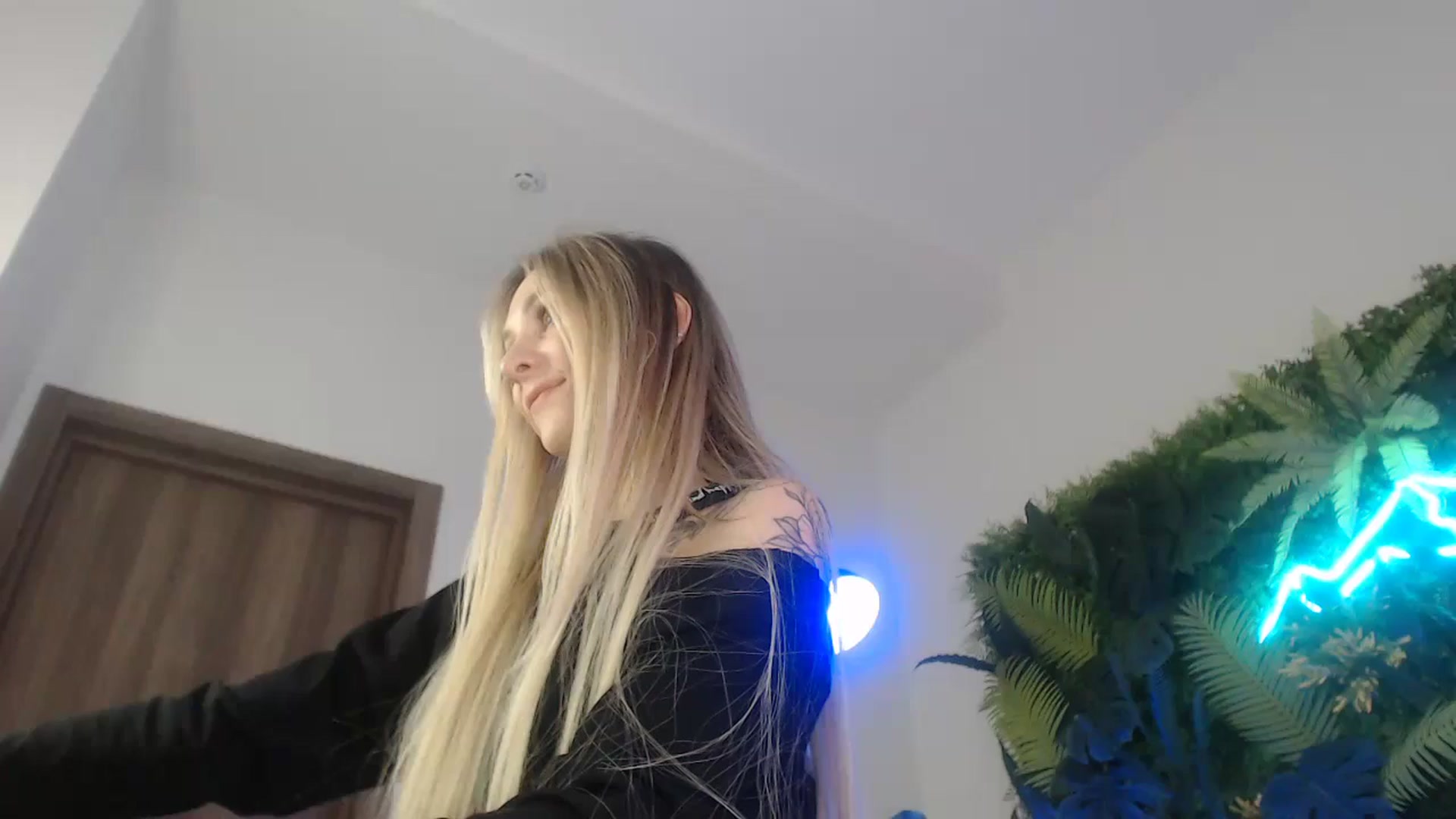 Gallery image thumbnail from Horny_Blond's myfreecams stream on, 11/01/2024, 11:51 image 17 of 20