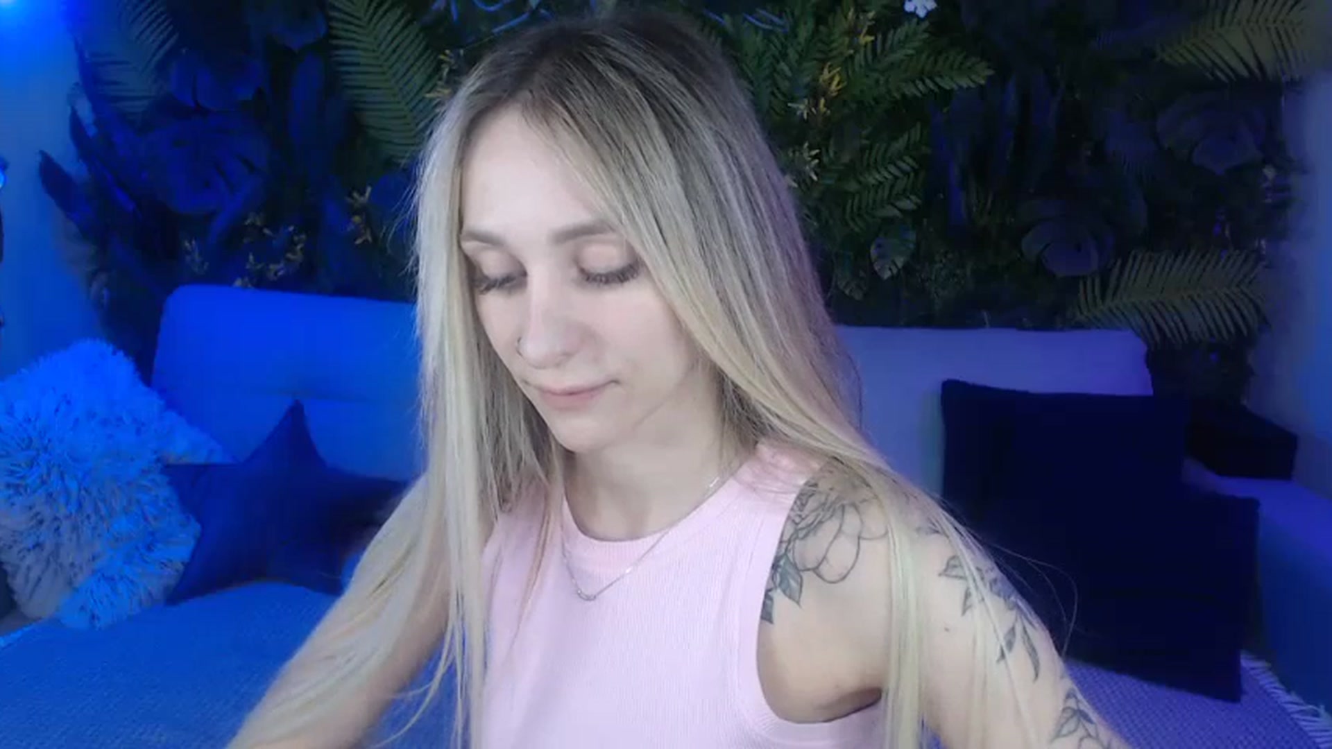 Gallery image thumbnail from Horny_Blond's myfreecams stream on, 11/03/2024, 09:33 image 2 of 20
