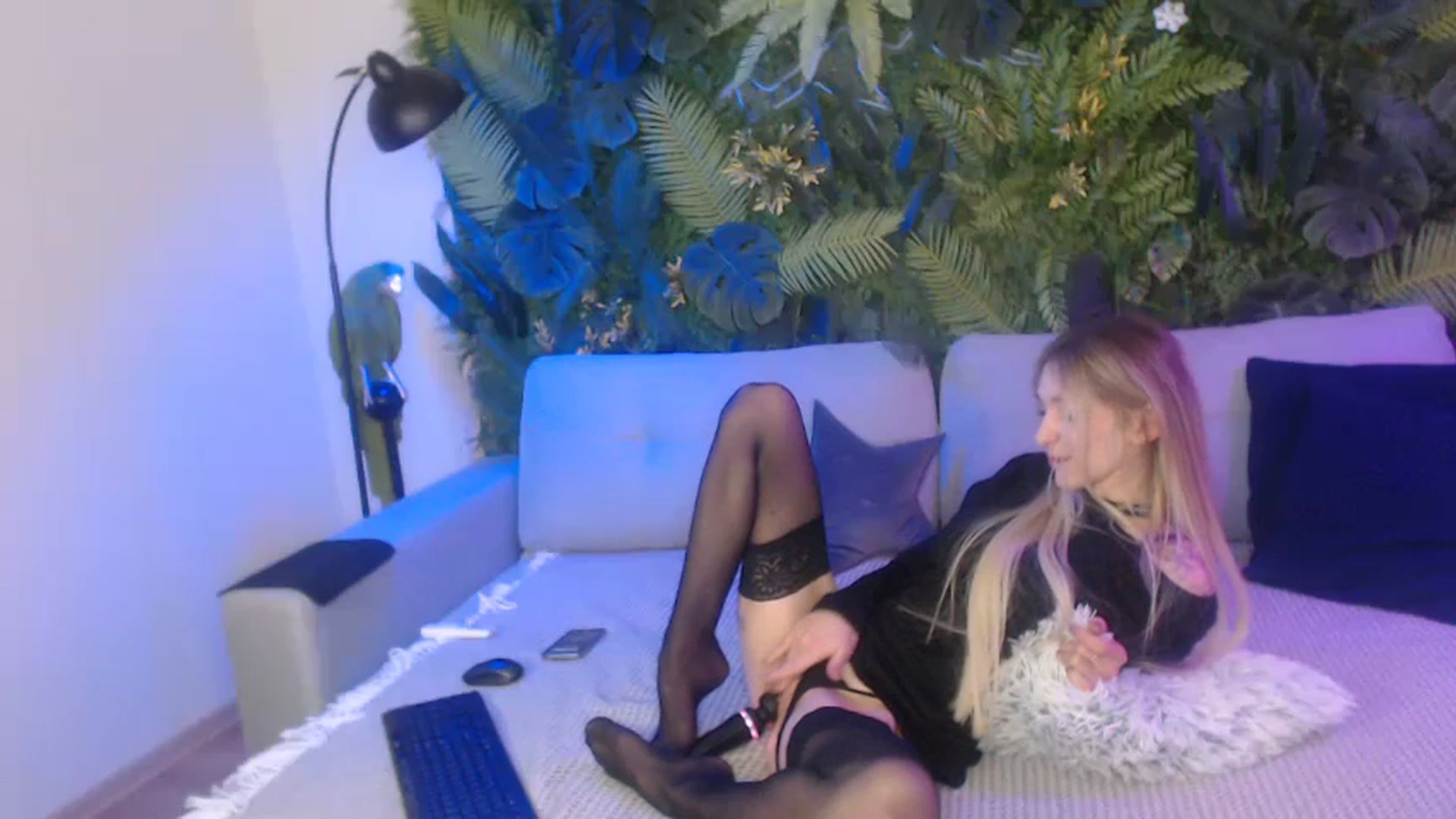 Gallery image thumbnail from Horny_Blond's myfreecams stream on, 11/06/2024, 10:26 image 17 of 20