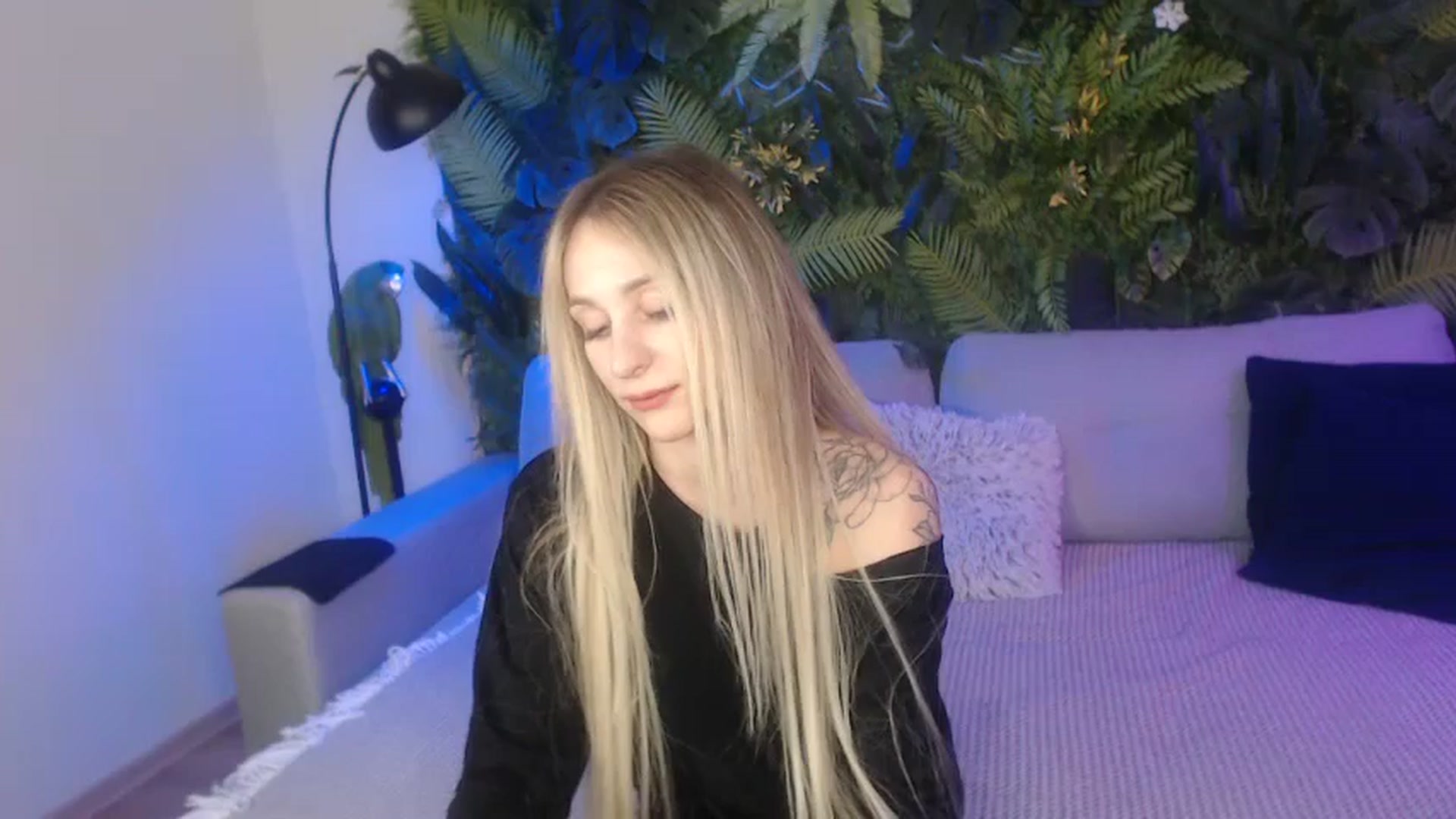 Gallery image thumbnail from Horny_Blond's myfreecams stream on, 11/06/2024, 10:40 image 1 of 20