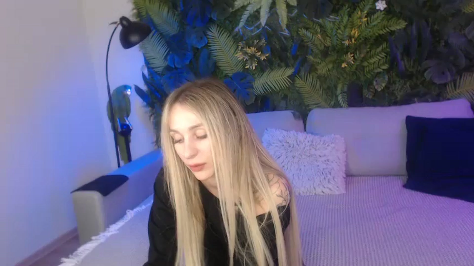 Gallery image thumbnail from Horny_Blond's myfreecams stream on, 11/06/2024, 10:40 image 6 of 20