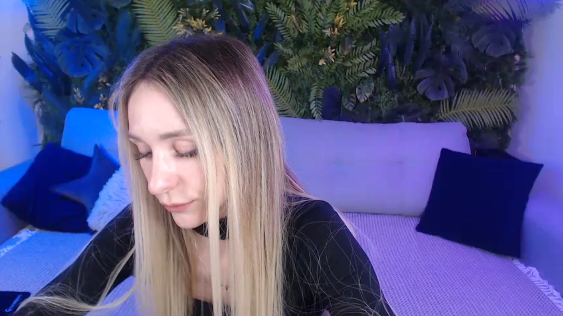 Gallery image thumbnail from Horny_Blond's myfreecams stream on, 11/09/2024, 11:18 image 19 of 20