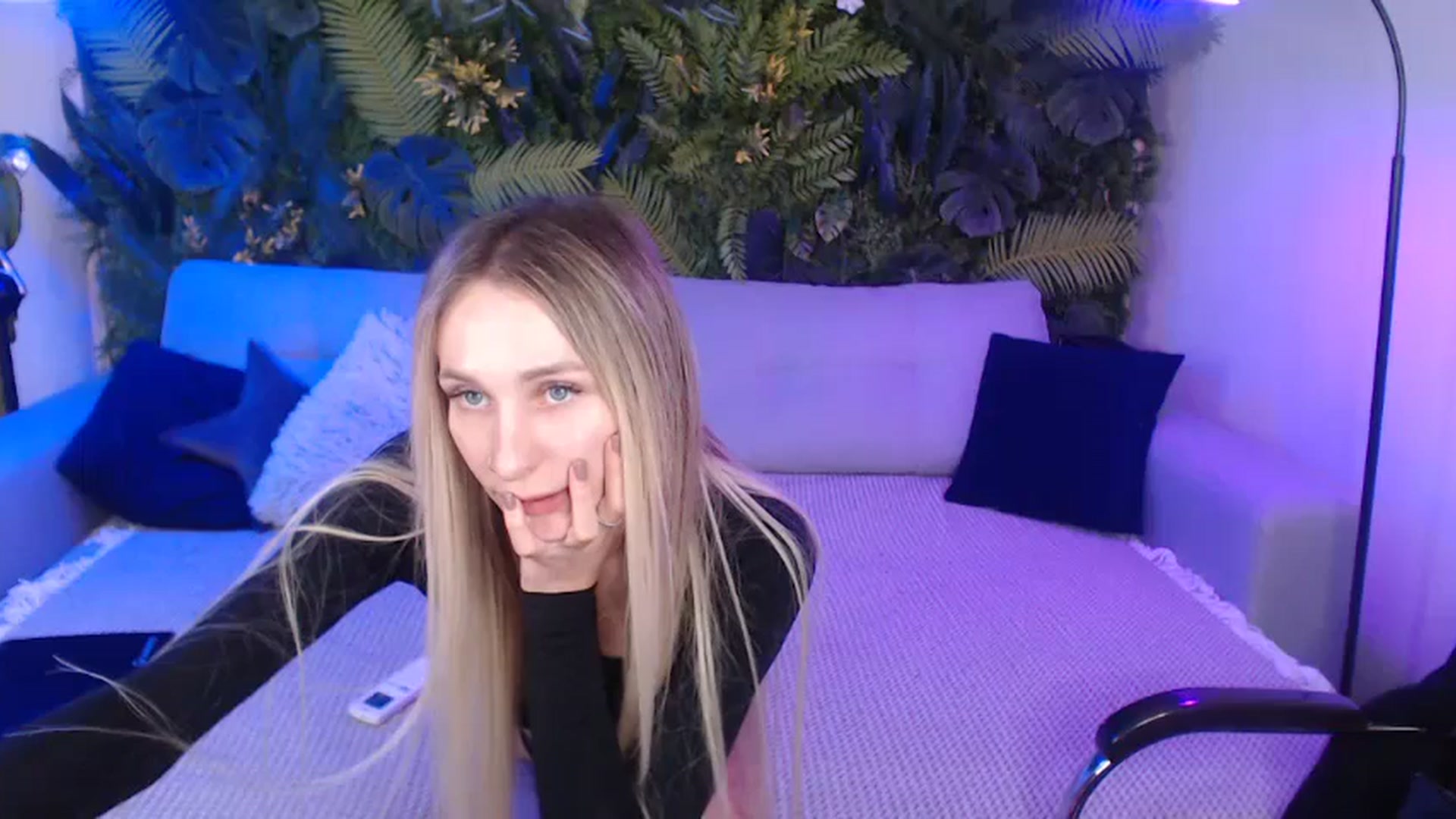 Gallery image thumbnail from Horny_Blond's myfreecams stream on, 11/09/2024, 11:18 image 14 of 20