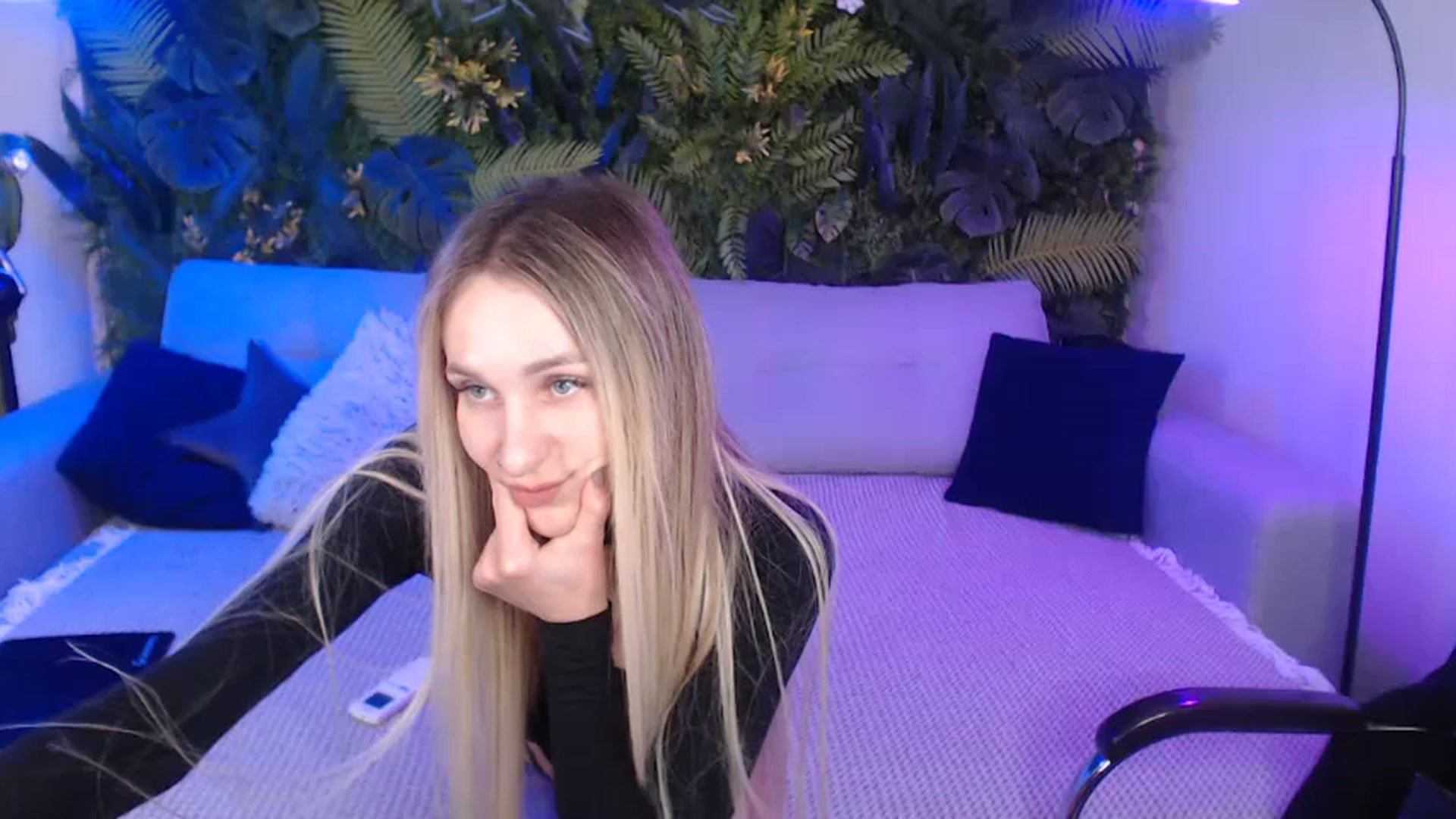 Gallery image thumbnail from Horny_Blond's myfreecams stream on, 11/09/2024, 11:18 image 11 of 20