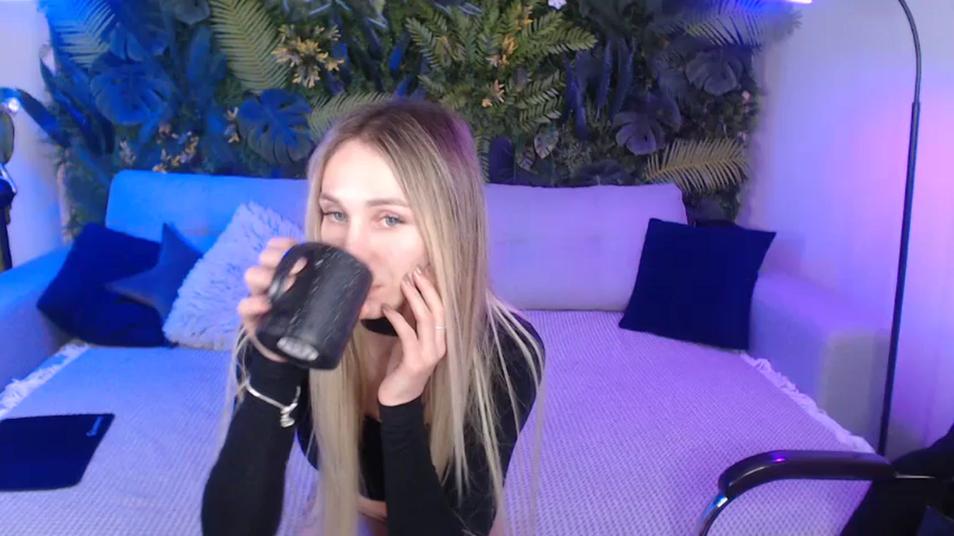 Gallery image thumbnail from Horny_Blond's myfreecams stream on, 11/09/2024, 11:18 image 17 of 20