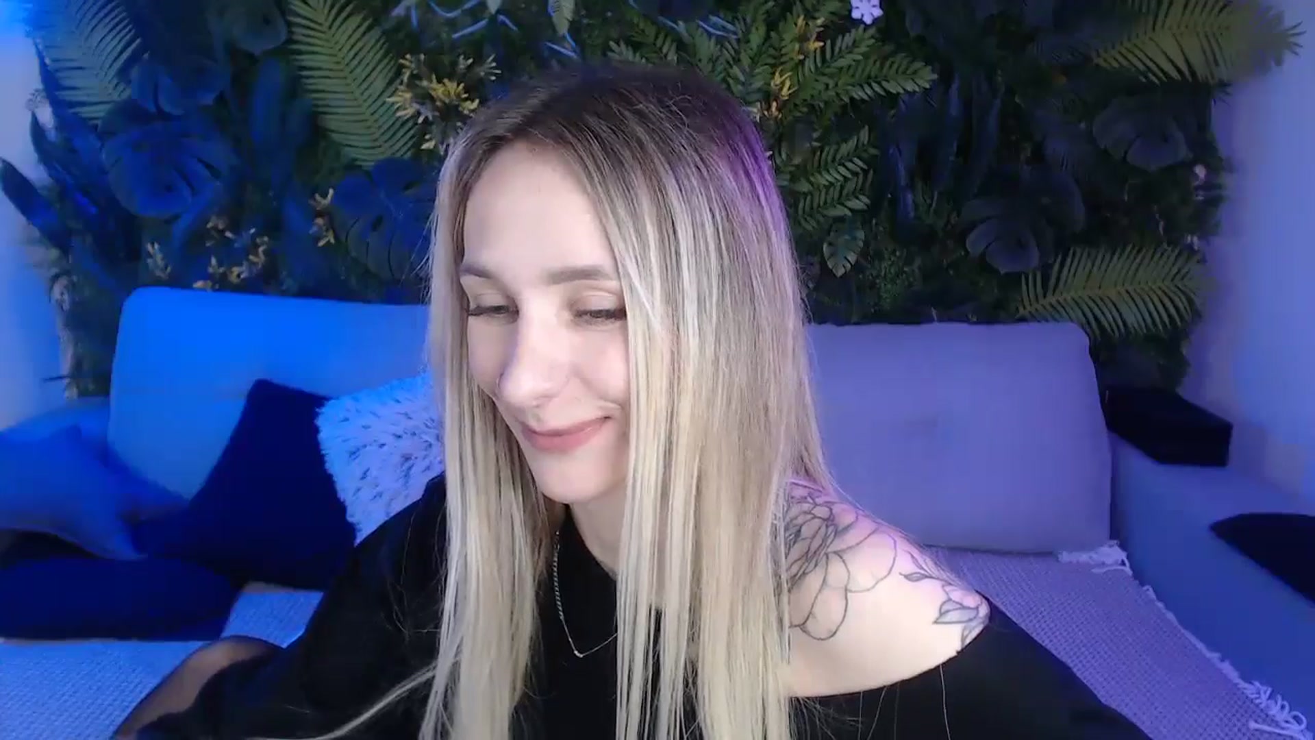 Gallery image thumbnail from Horny_Blond's myfreecams stream on, 11/13/2024, 10:28 image 17 of 20