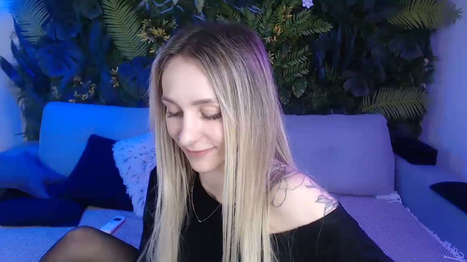 Gallery image thumbnail from Horny_Blond's myfreecams stream on, 11/13/2024, 10:28 image 16 of 20