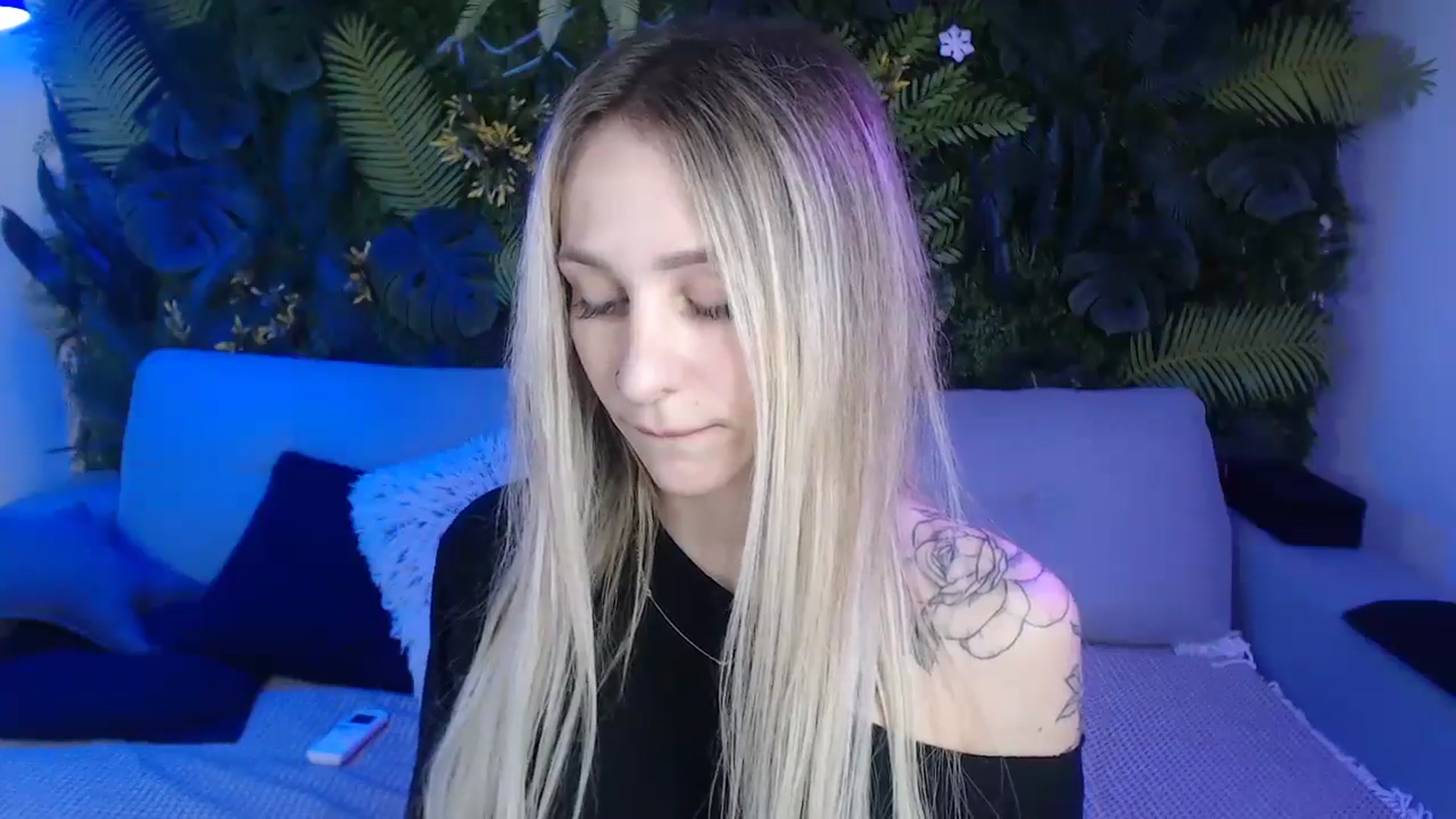 Gallery image thumbnail from Horny_Blond's myfreecams stream on, 11/13/2024, 10:28 image 8 of 20