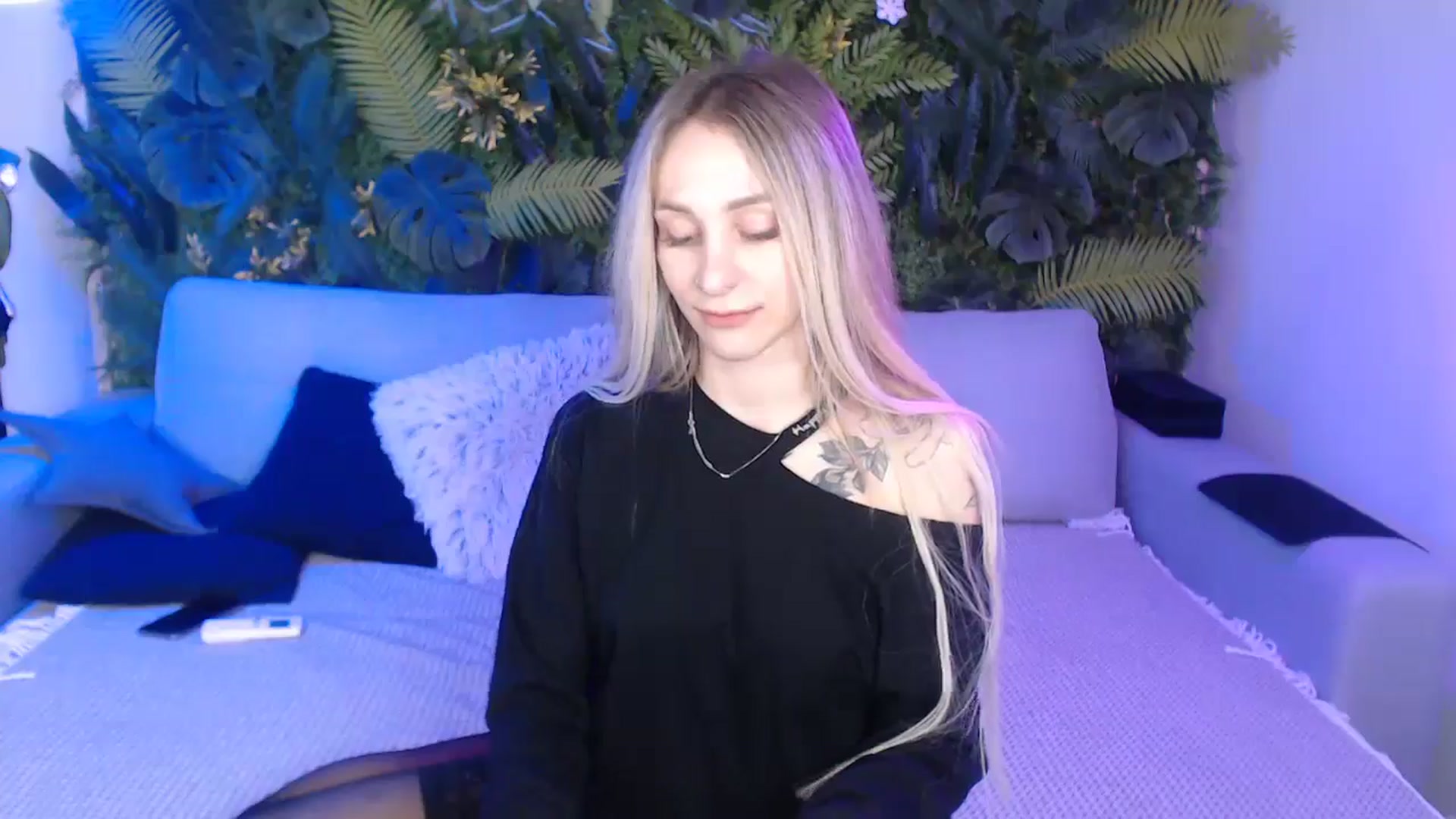 Gallery image thumbnail from Horny_Blond's myfreecams stream on, 11/13/2024, 11:28 image 9 of 20