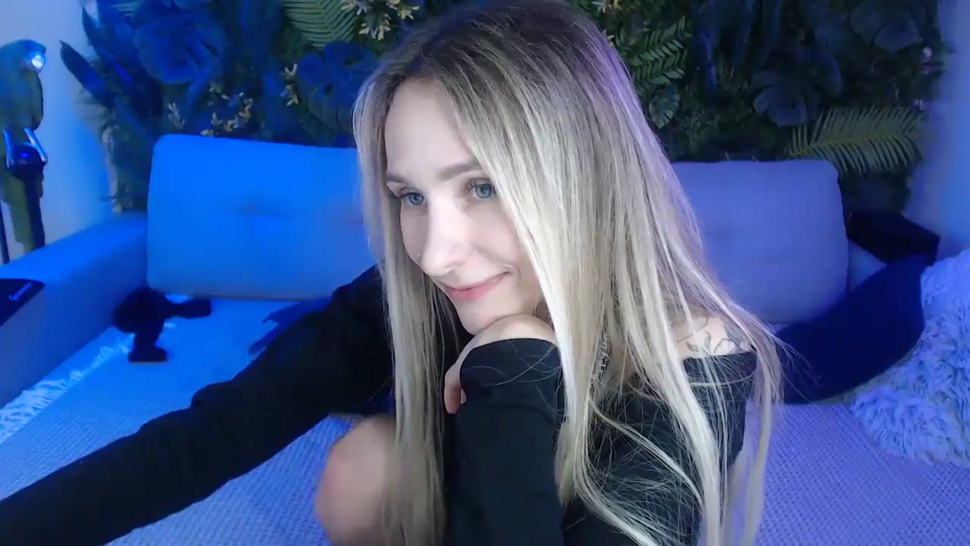Gallery image thumbnail from Horny_Blond's myfreecams stream on, 11/13/2024, 13:57 image 18 of 20
