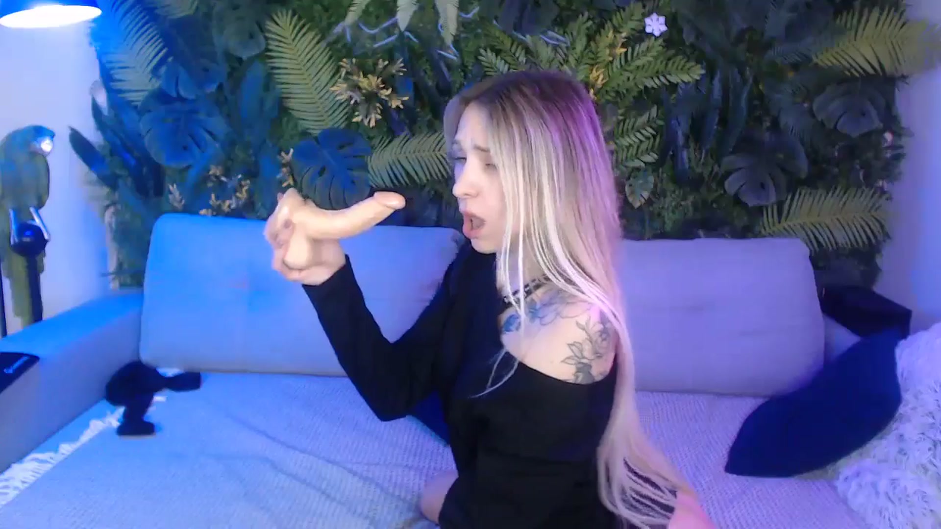 Gallery image thumbnail from Horny_Blond's myfreecams stream on, 11/13/2024, 13:57 image 7 of 20
