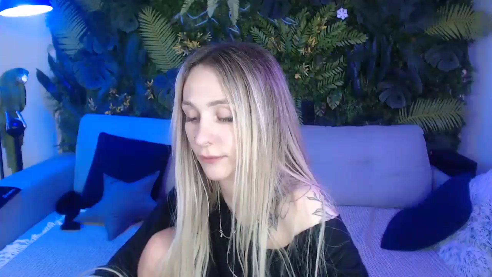 Gallery image thumbnail from Horny_Blond's myfreecams stream on, 11/13/2024, 14:13 image 9 of 20