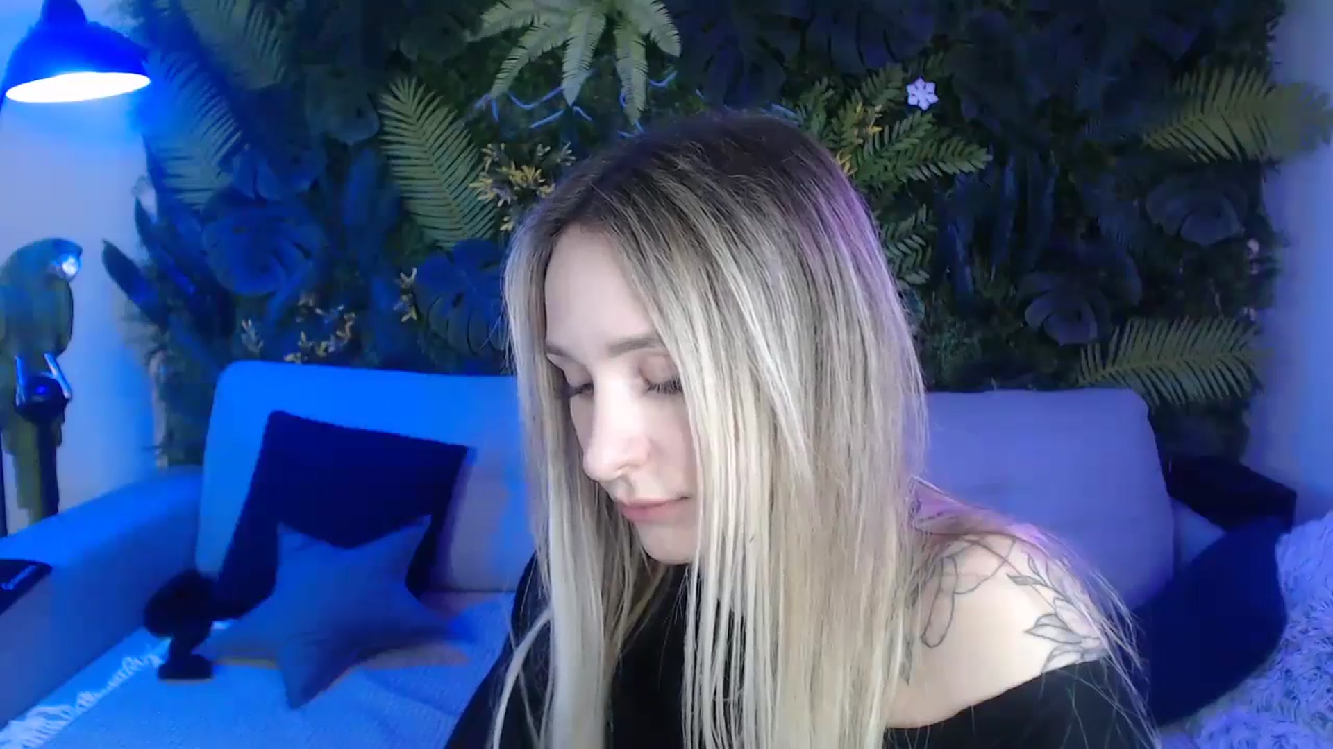 Gallery image thumbnail from Horny_Blond's myfreecams stream on, 11/13/2024, 14:13 image 3 of 20