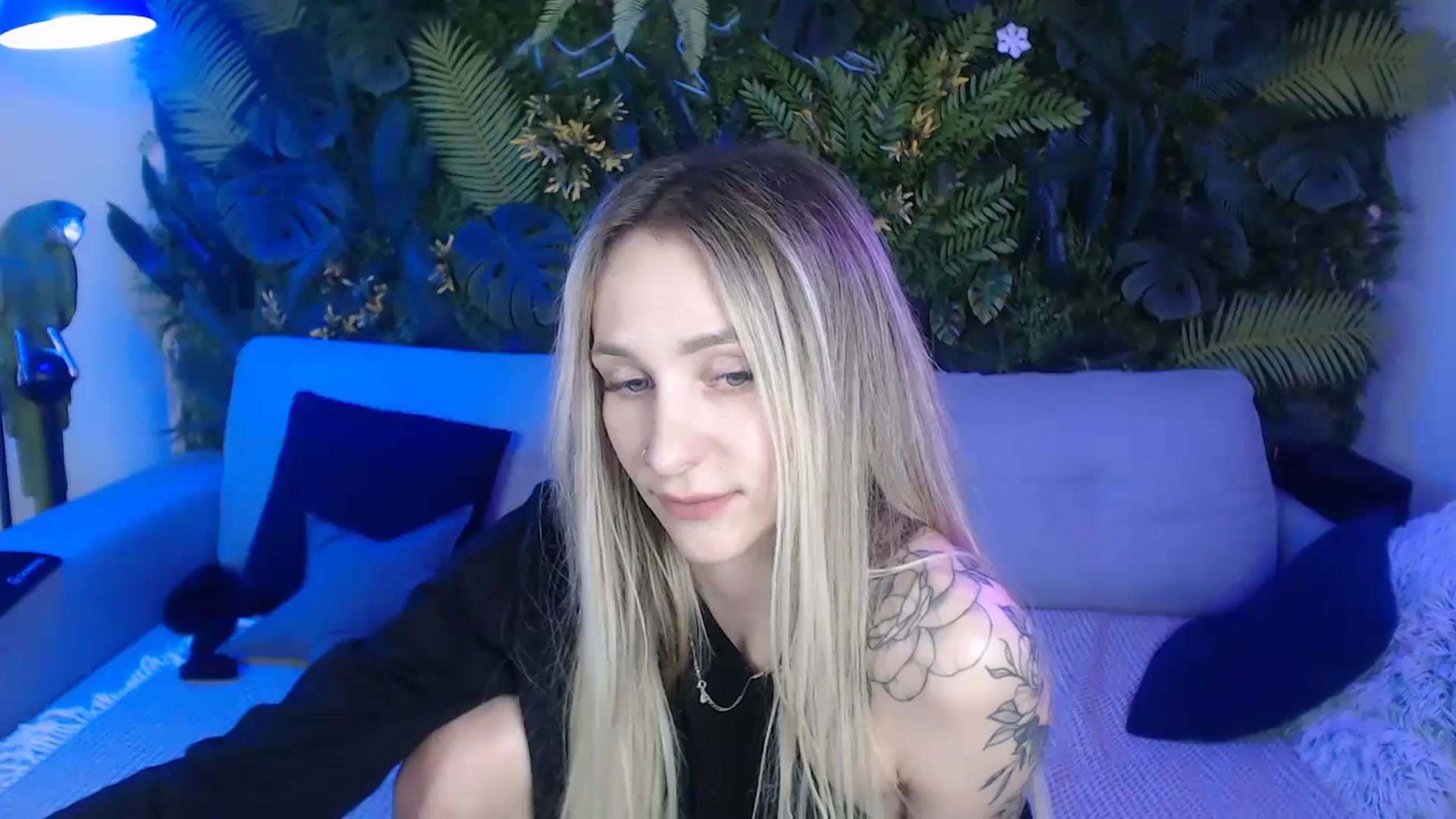 Gallery image thumbnail from Horny_Blond's myfreecams stream on, 11/13/2024, 14:13 image 18 of 20