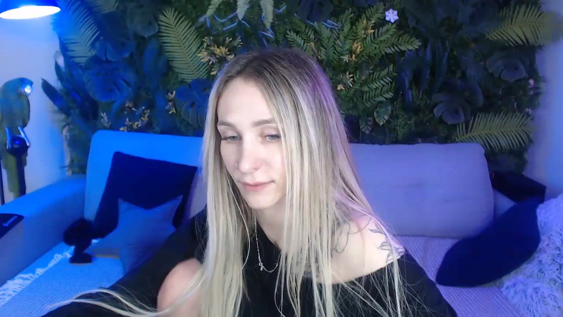 Gallery image thumbnail from Horny_Blond's myfreecams stream on, 11/13/2024, 14:13 image 8 of 20