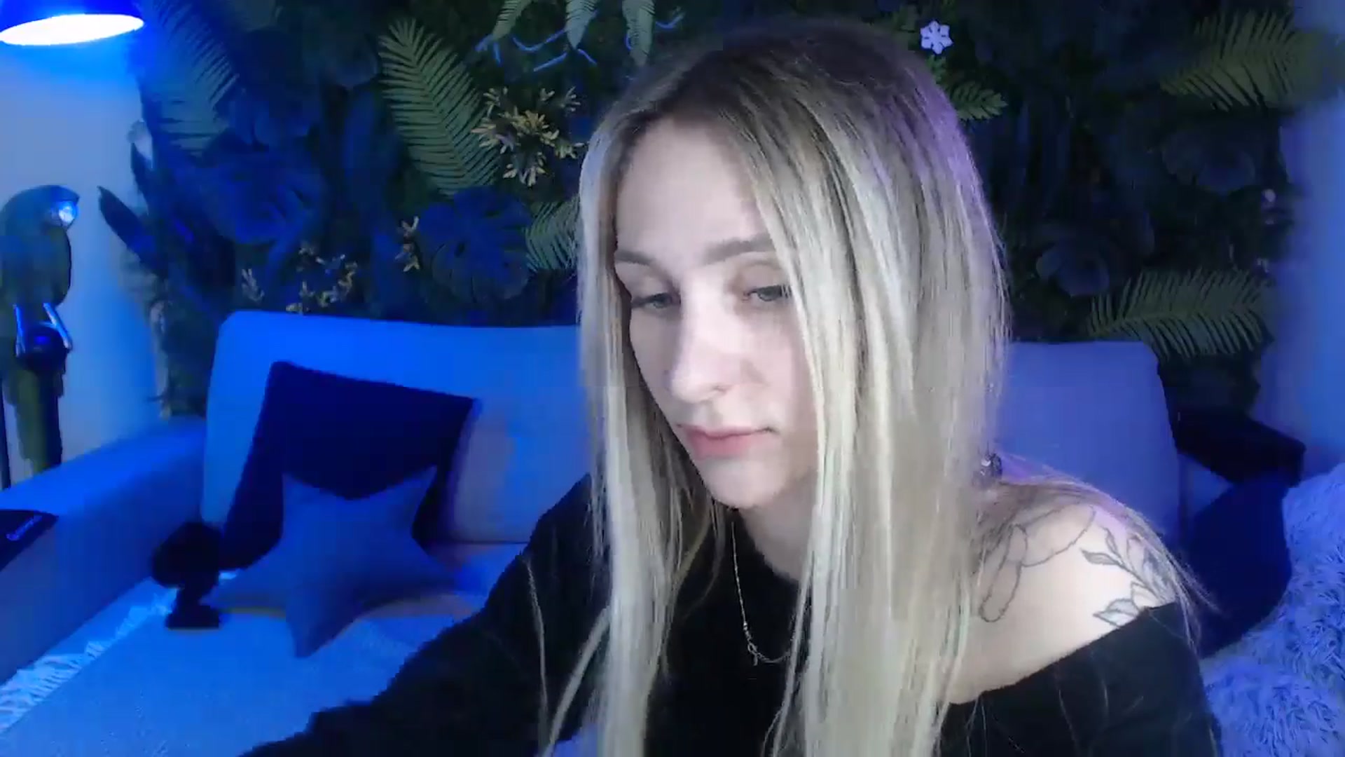 Gallery image thumbnail from Horny_Blond's myfreecams stream on, 11/13/2024, 14:13 image 5 of 20