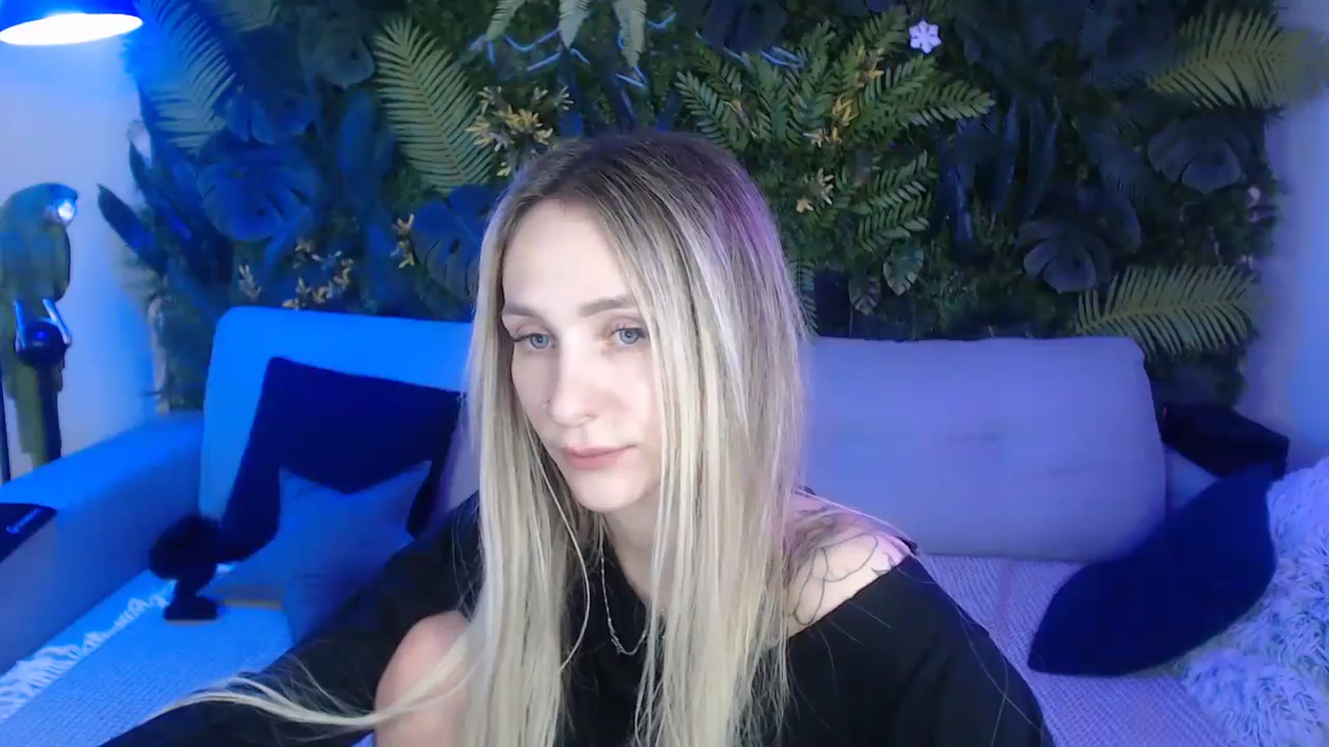 Gallery image thumbnail from Horny_Blond's myfreecams stream on, 11/13/2024, 14:13 image 7 of 20
