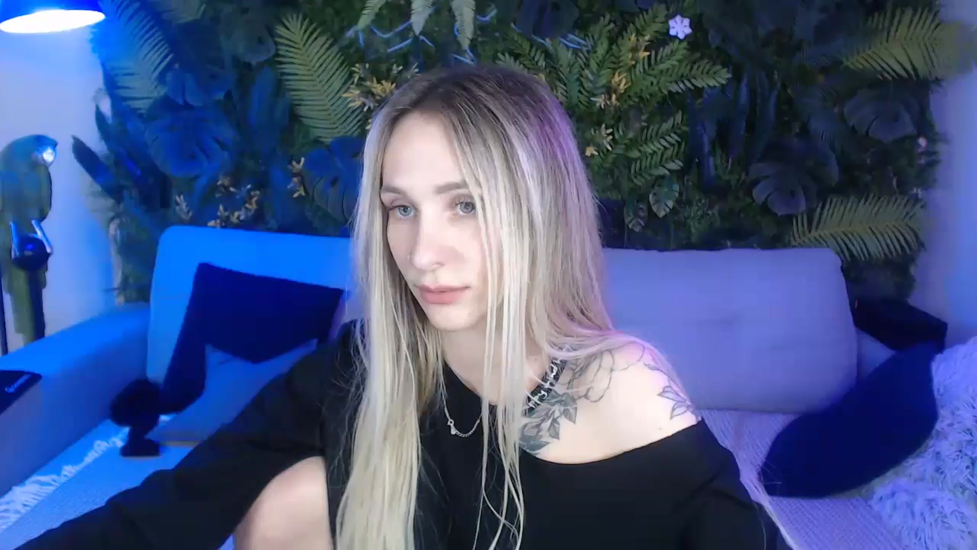 Gallery image thumbnail from Horny_Blond's myfreecams stream on, 11/13/2024, 14:13 image 17 of 20
