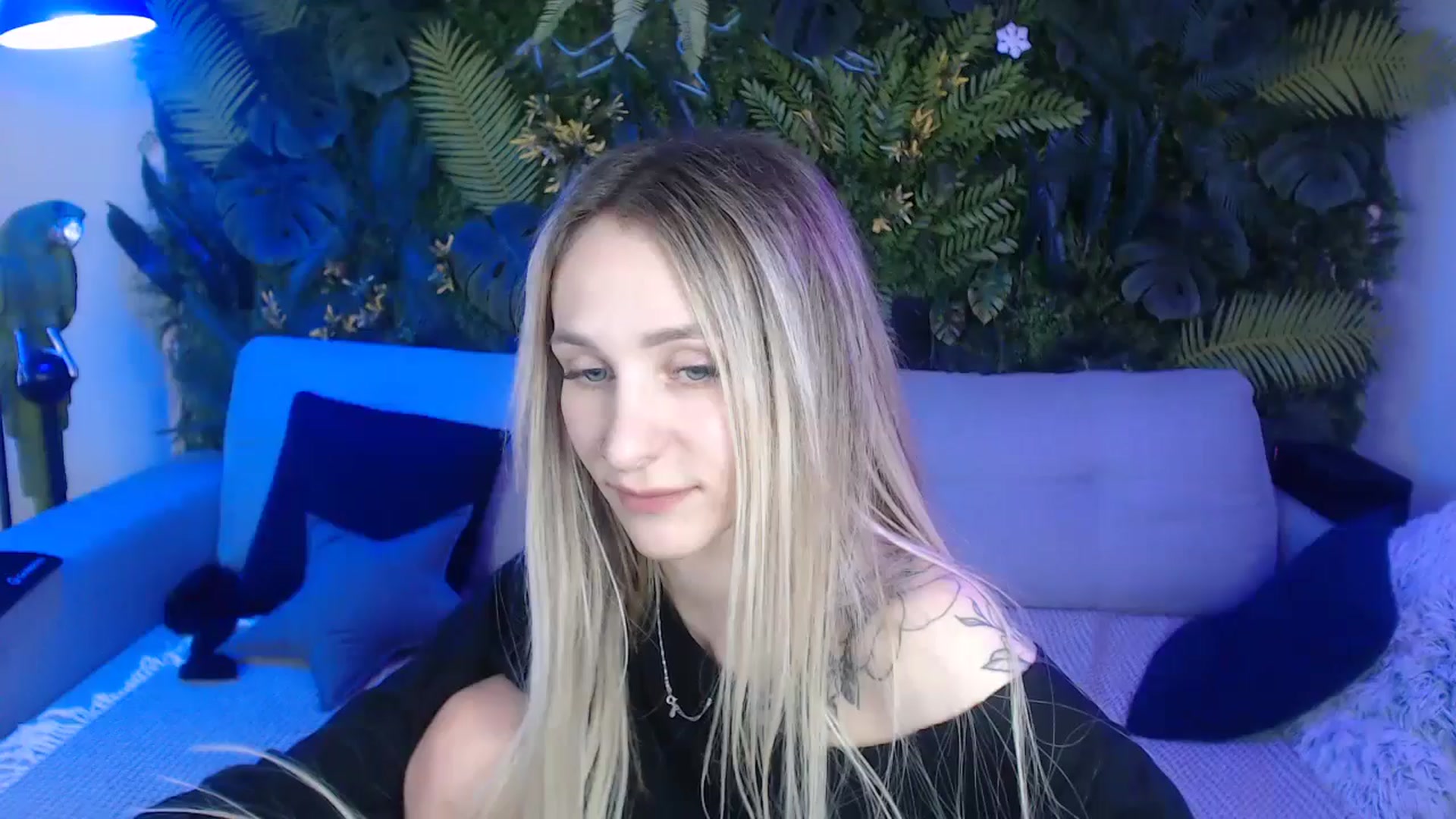 Gallery image thumbnail from Horny_Blond's myfreecams stream on, 11/13/2024, 14:13 image 10 of 20