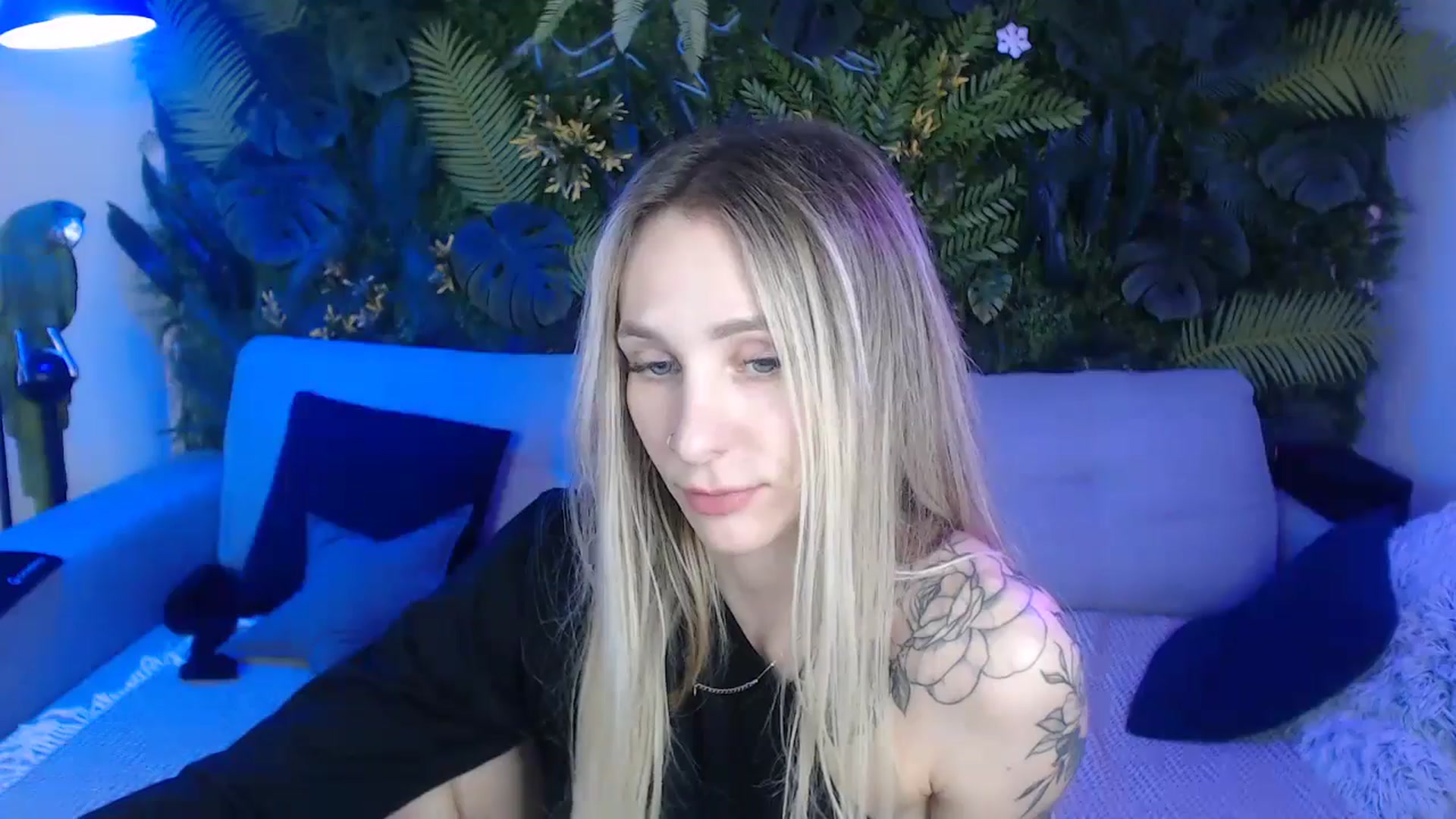 Gallery image thumbnail from Horny_Blond's myfreecams stream on, 11/13/2024, 14:13 image 19 of 20