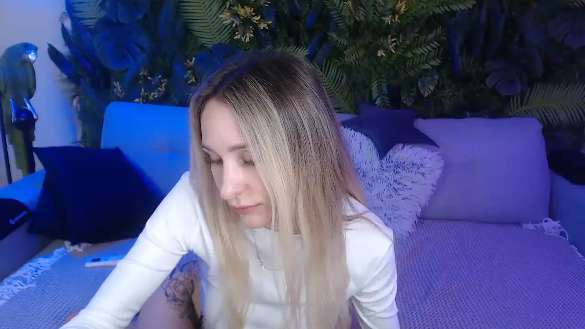 Gallery image thumbnail from Horny_Blond's myfreecams stream on, 11/15/2024, 13:39 image 1 of 20