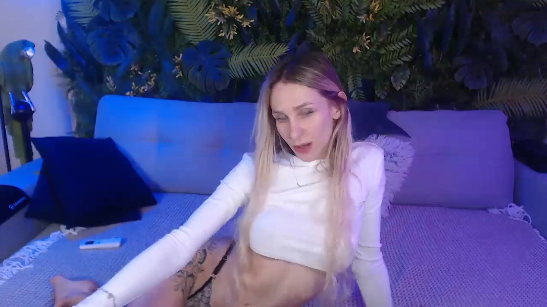 Gallery image thumbnail from Horny_Blond's myfreecams stream on, 11/15/2024, 13:39 image 3 of 20