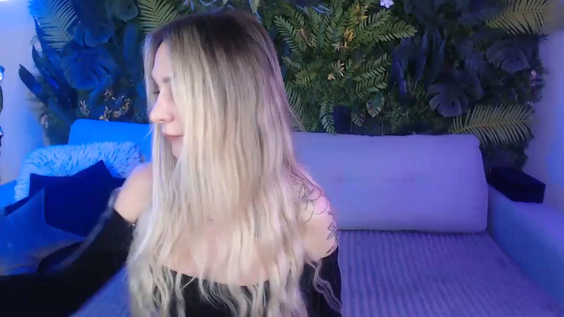 Gallery image thumbnail from Horny_Blond's myfreecams stream on, 11/16/2024, 10:50 image 1 of 20