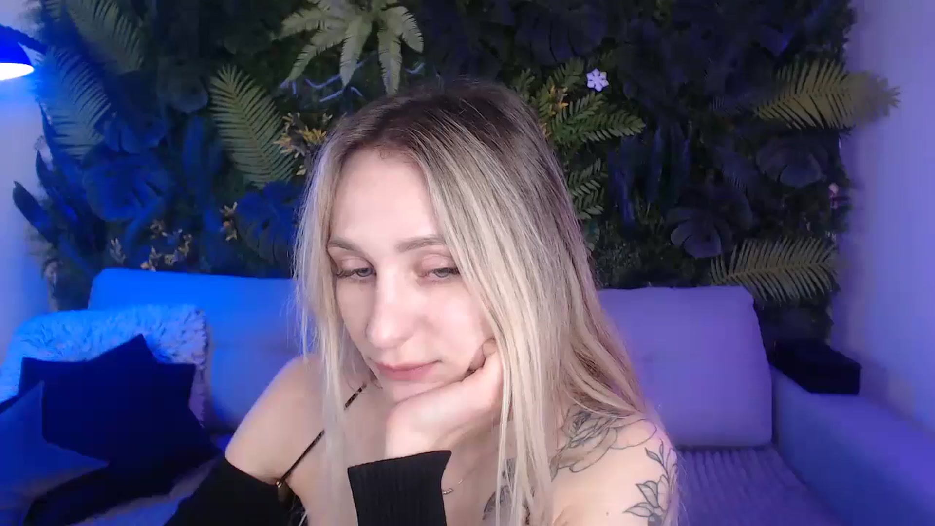 Gallery image thumbnail from Horny_Blond's myfreecams stream on, 11/16/2024, 10:50 image 13 of 20