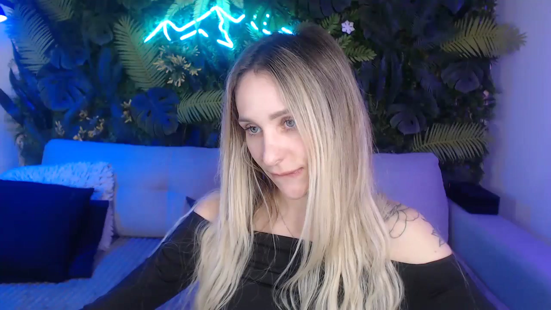 Gallery image thumbnail from Horny_Blond's myfreecams stream on, 11/17/2024, 10:52 image 1 of 20