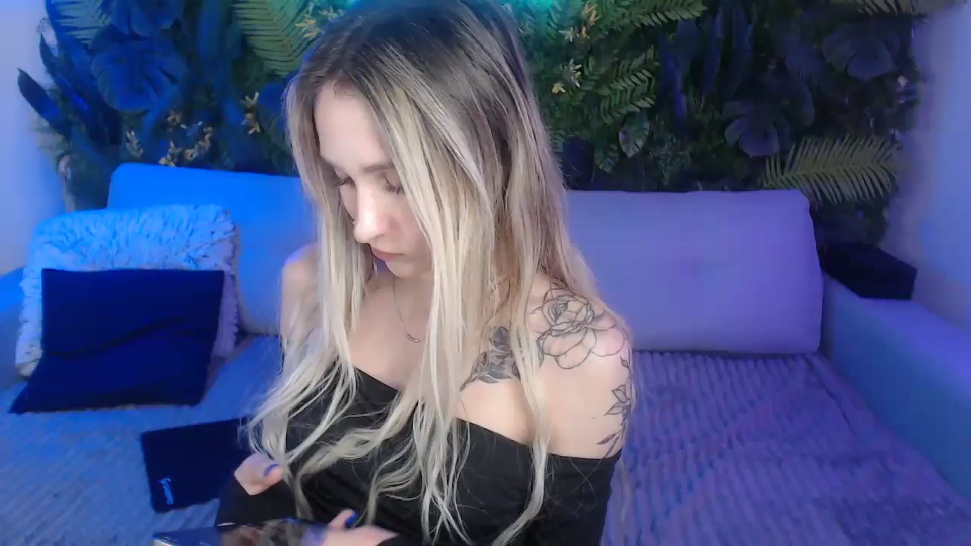 Gallery image thumbnail from Horny_Blond's myfreecams stream on, 11/17/2024, 12:39 image 1 of 20