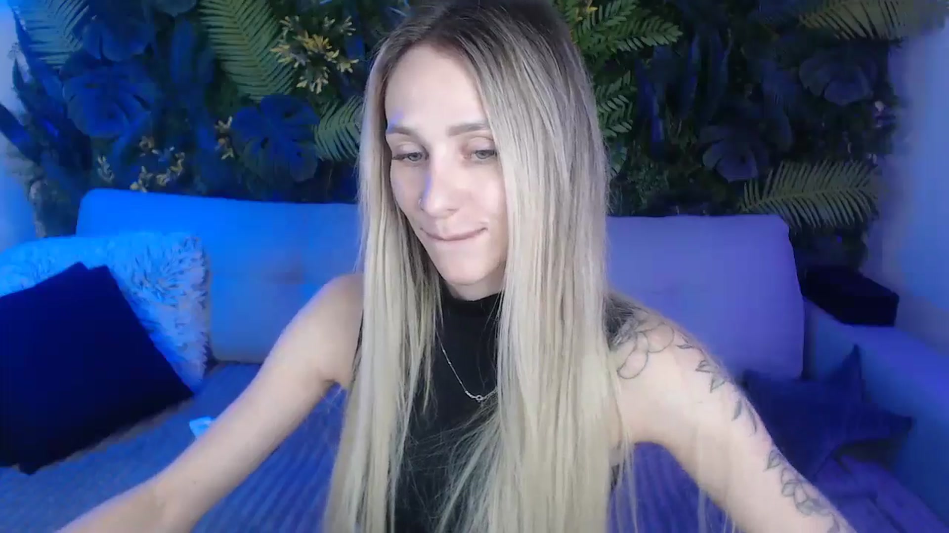 Gallery image thumbnail from Horny_Blond's myfreecams stream on, 11/18/2024, 09:36 image 15 of 20