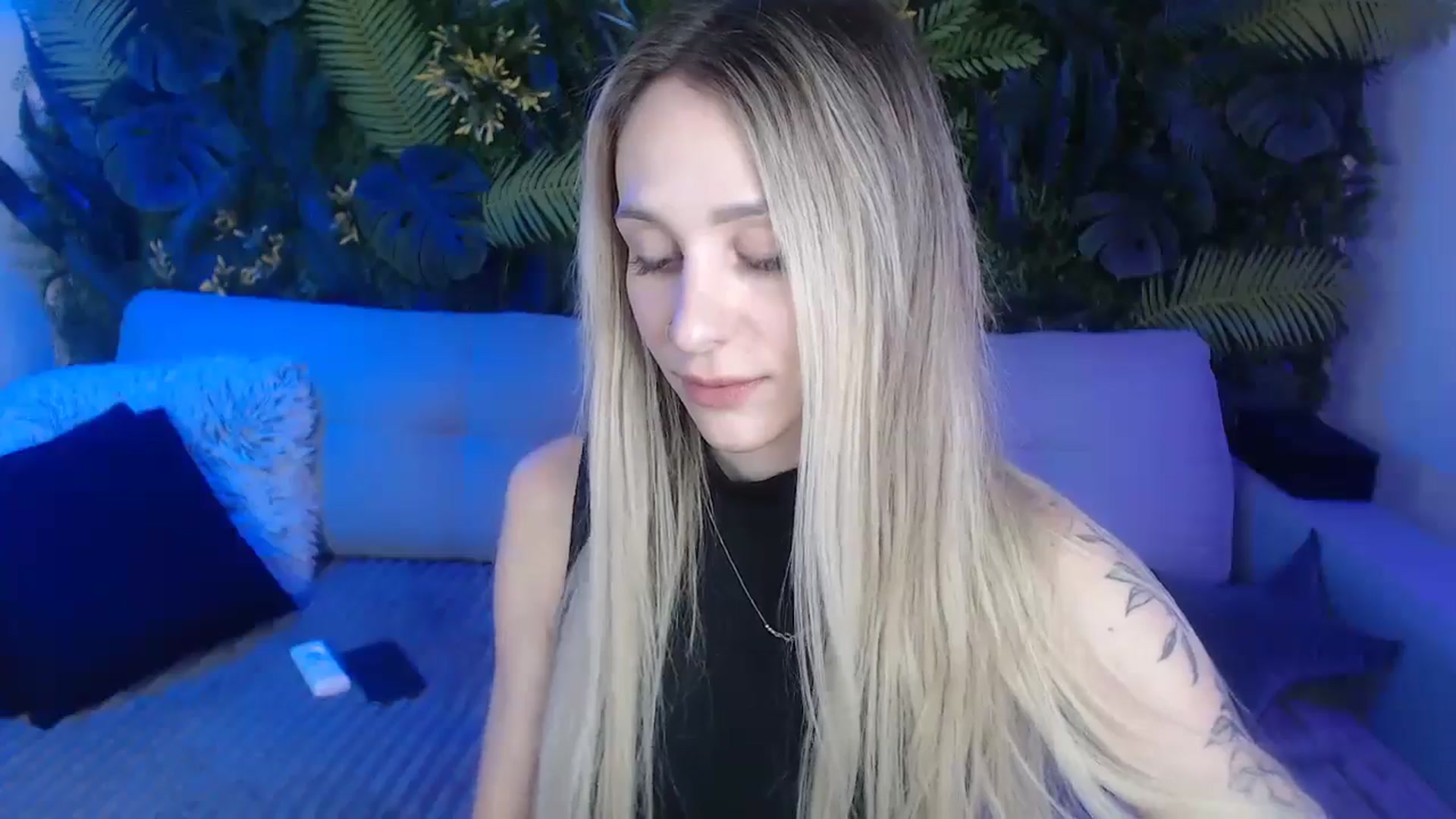 Gallery image thumbnail from Horny_Blond's myfreecams stream on, 11/18/2024, 09:36 image 17 of 20