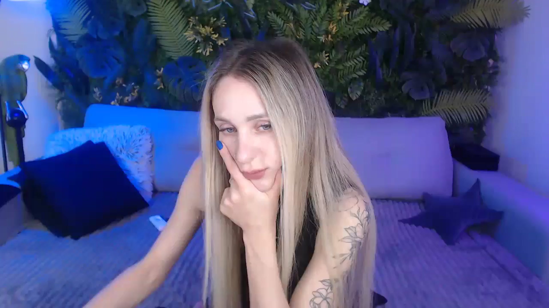 Gallery image thumbnail from Horny_Blond's myfreecams stream on, 11/18/2024, 09:36 image 8 of 20