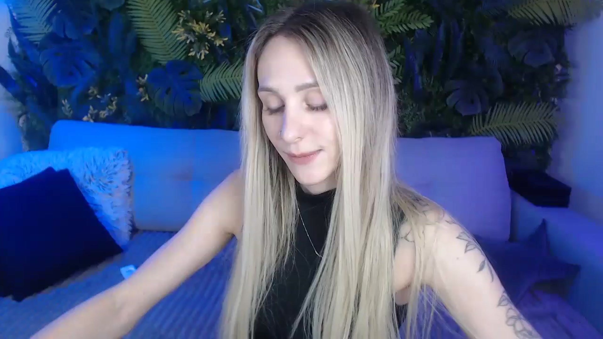 Gallery image thumbnail from Horny_Blond's myfreecams stream on, 11/18/2024, 09:36 image 18 of 20