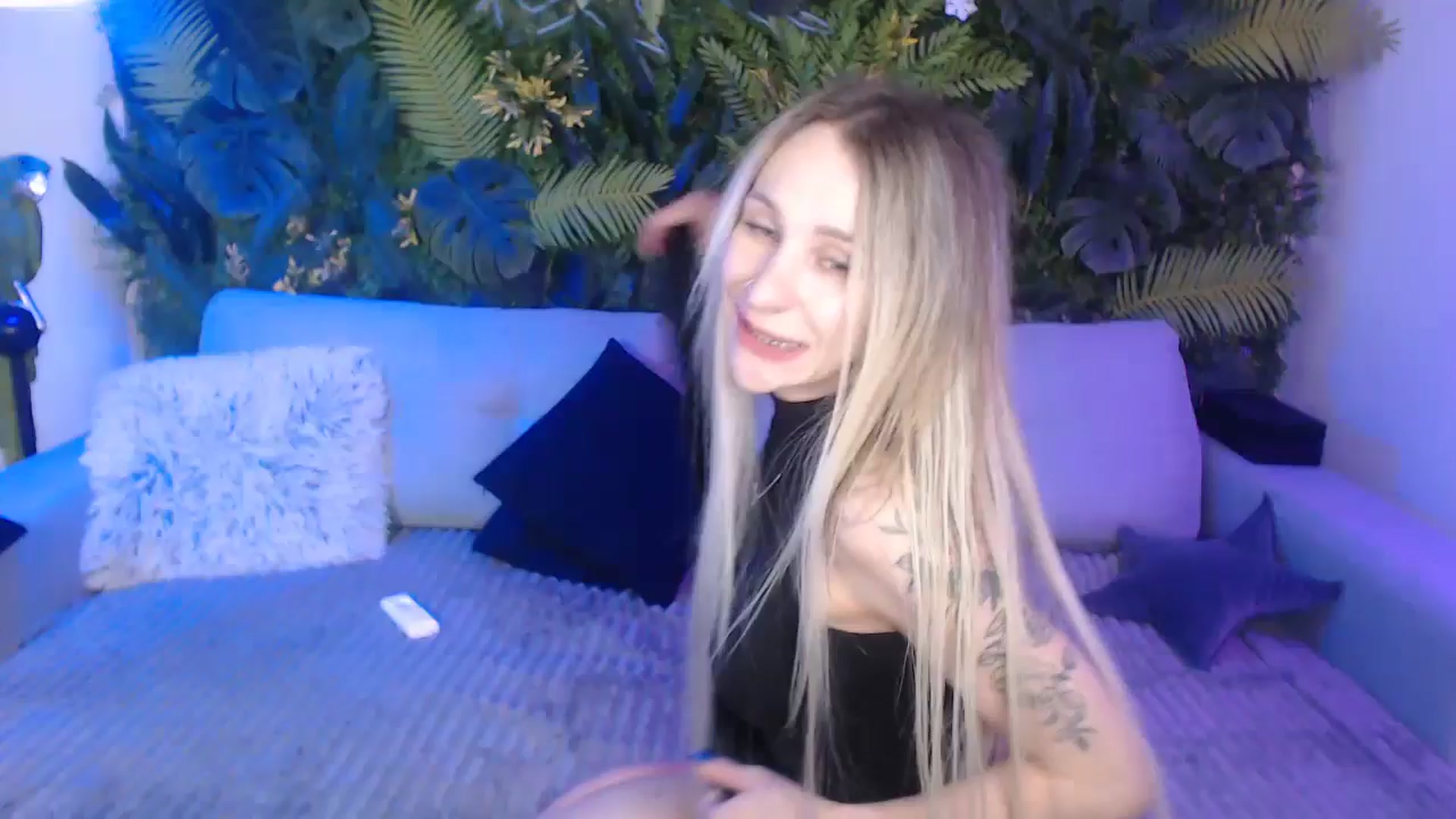 Gallery image thumbnail from Horny_Blond's myfreecams stream on, 11/18/2024, 10:00 image 1 of 20