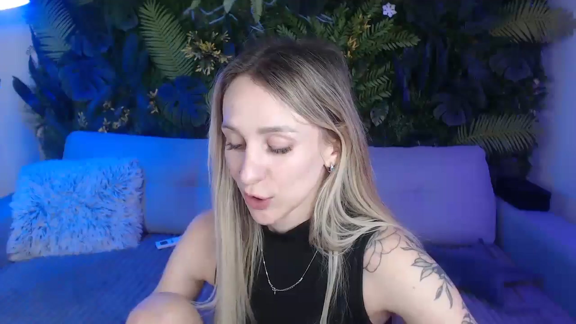 Gallery image thumbnail from Horny_Blond's myfreecams stream on, 11/18/2024, 11:00 image 8 of 20
