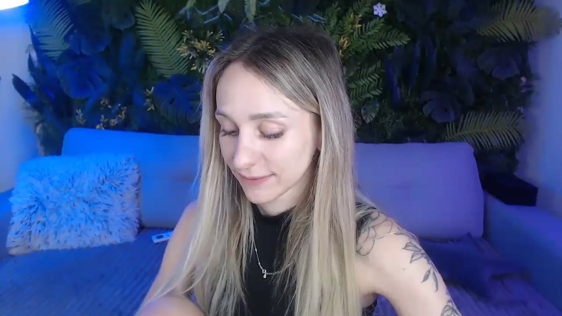 Gallery image thumbnail from Horny_Blond's myfreecams stream on, 11/18/2024, 11:00 image 9 of 20