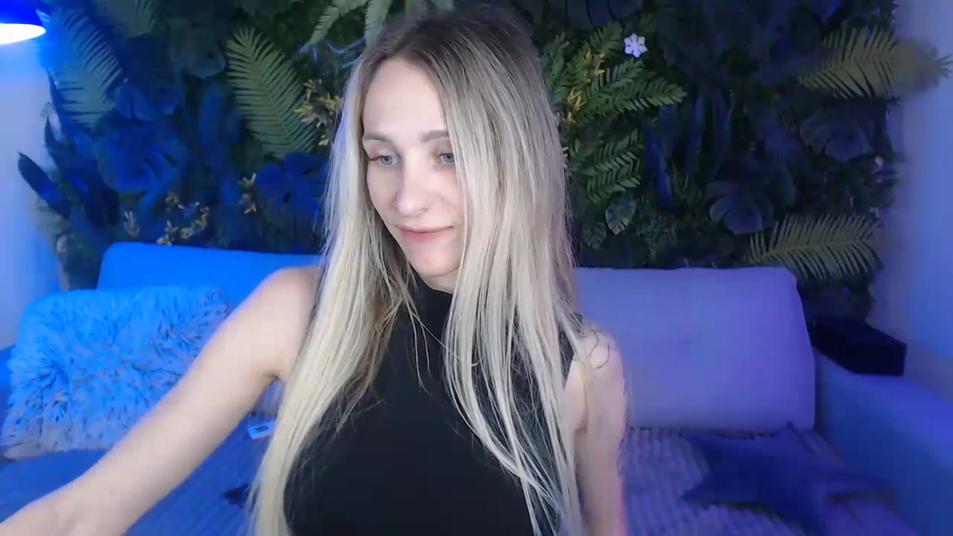 Gallery image thumbnail from Horny_Blond's myfreecams stream on, 11/18/2024, 11:00 image 19 of 20