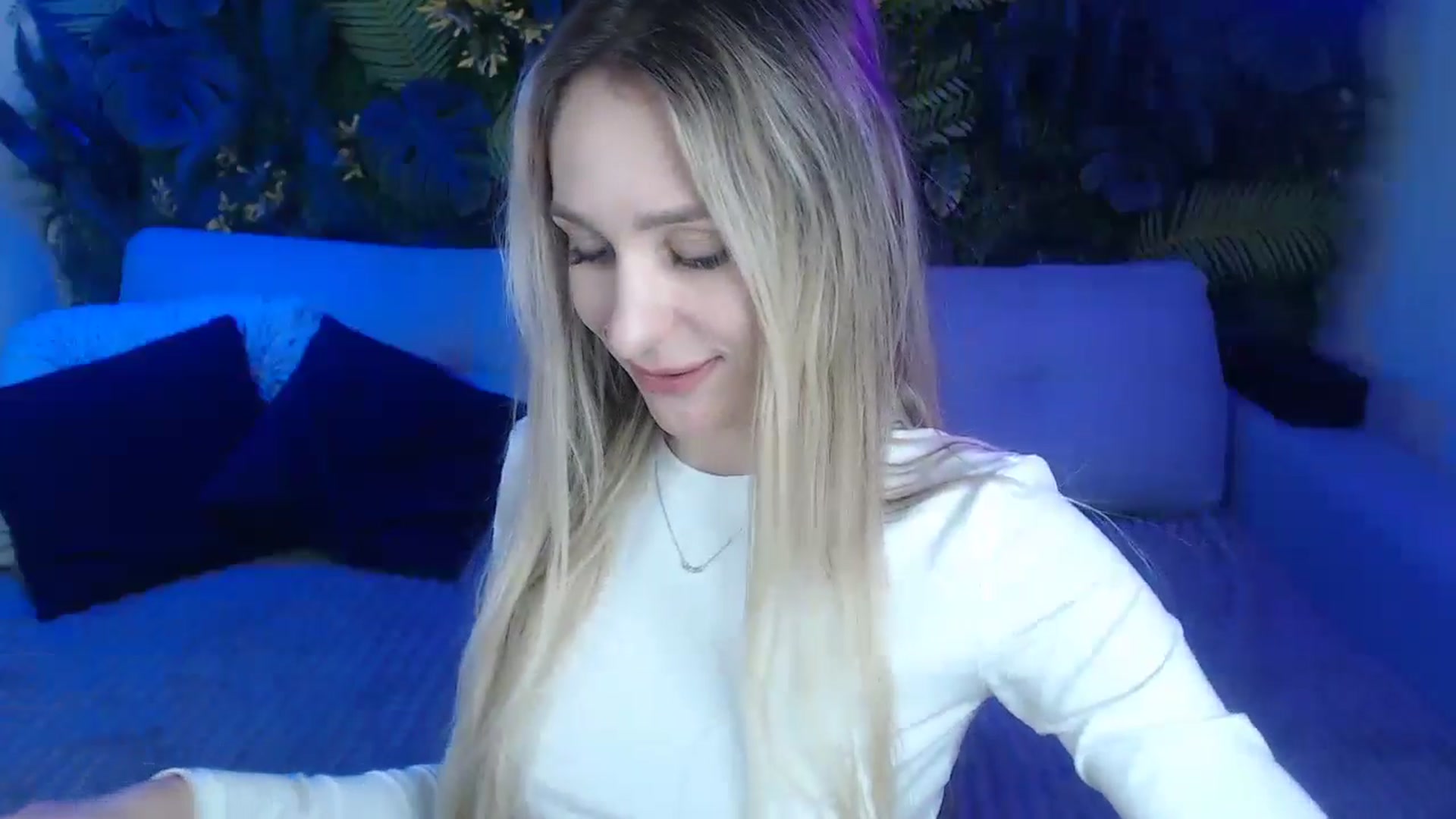 Gallery image thumbnail from Horny_Blond's myfreecams stream on, 11/19/2024, 11:31 image 2 of 20