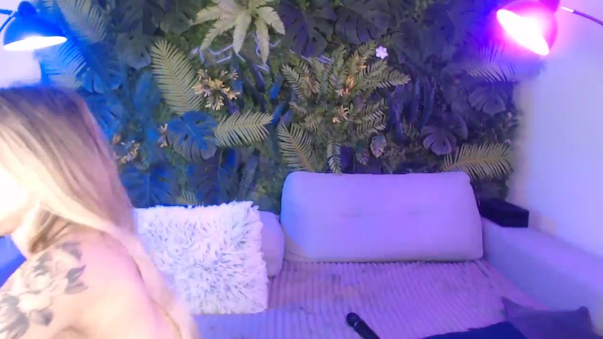 Gallery image thumbnail from Horny_Blond's myfreecams stream on, 11/19/2024, 12:42 image 2 of 20