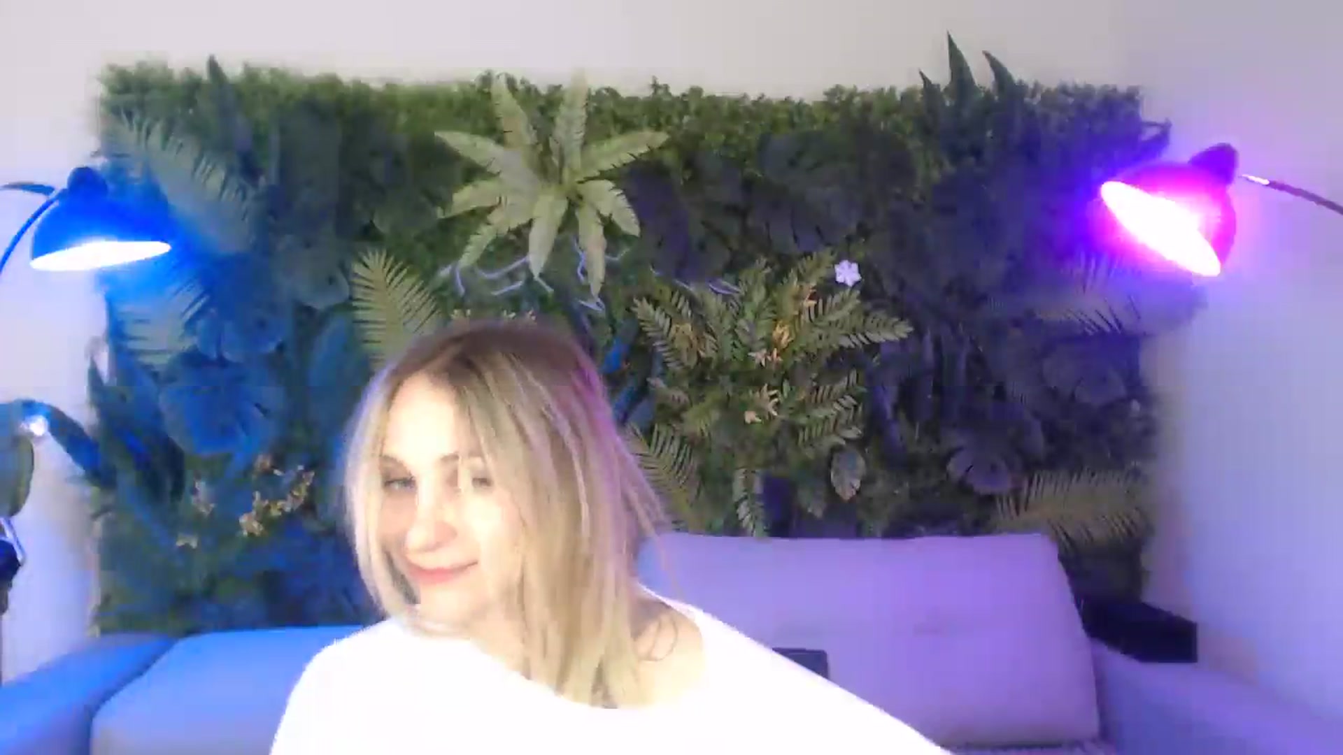 Gallery image thumbnail from Horny_Blond's myfreecams stream on, 11/19/2024, 13:14 image 19 of 20