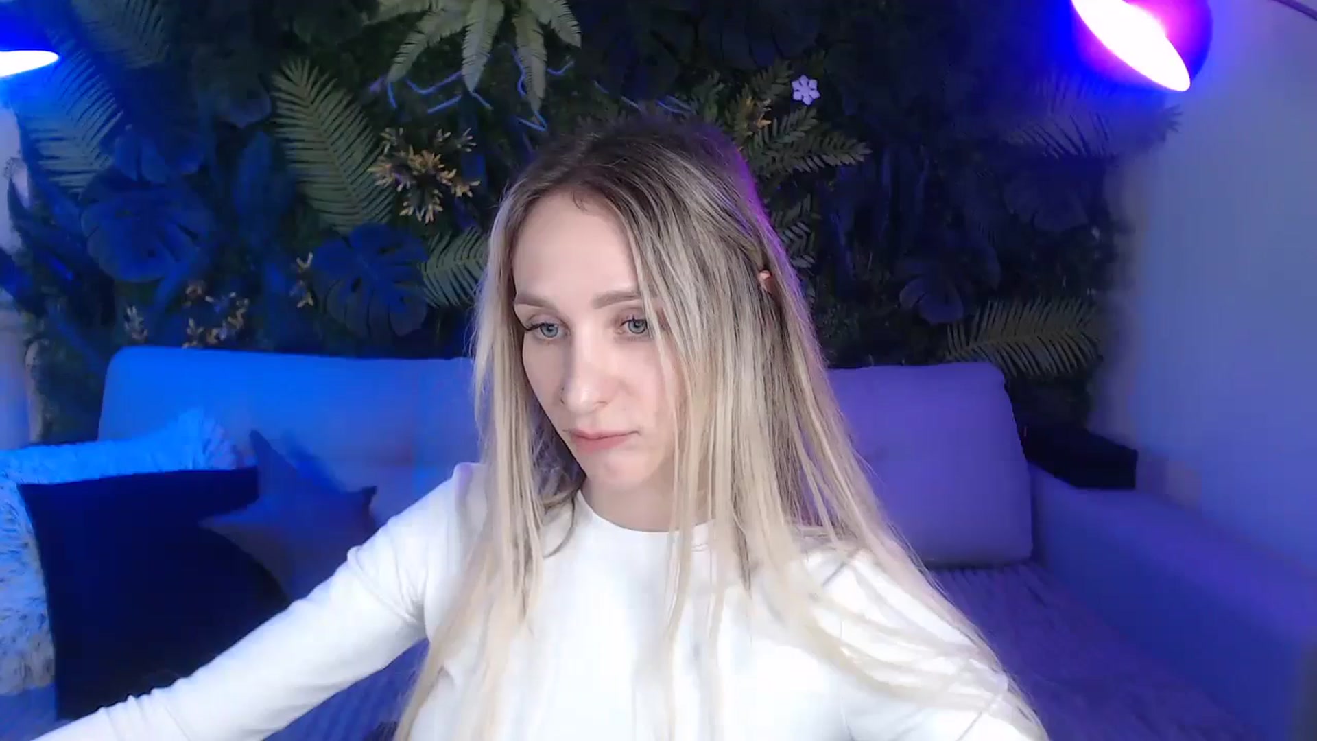 Gallery image thumbnail from Horny_Blond's myfreecams stream on, 11/19/2024, 13:58 image 18 of 20