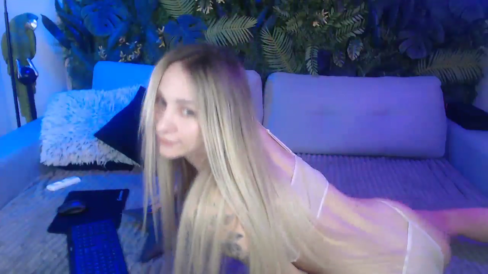 Gallery image thumbnail from Horny_Blond's myfreecams stream on, 11/20/2024, 10:14 image 2 of 20